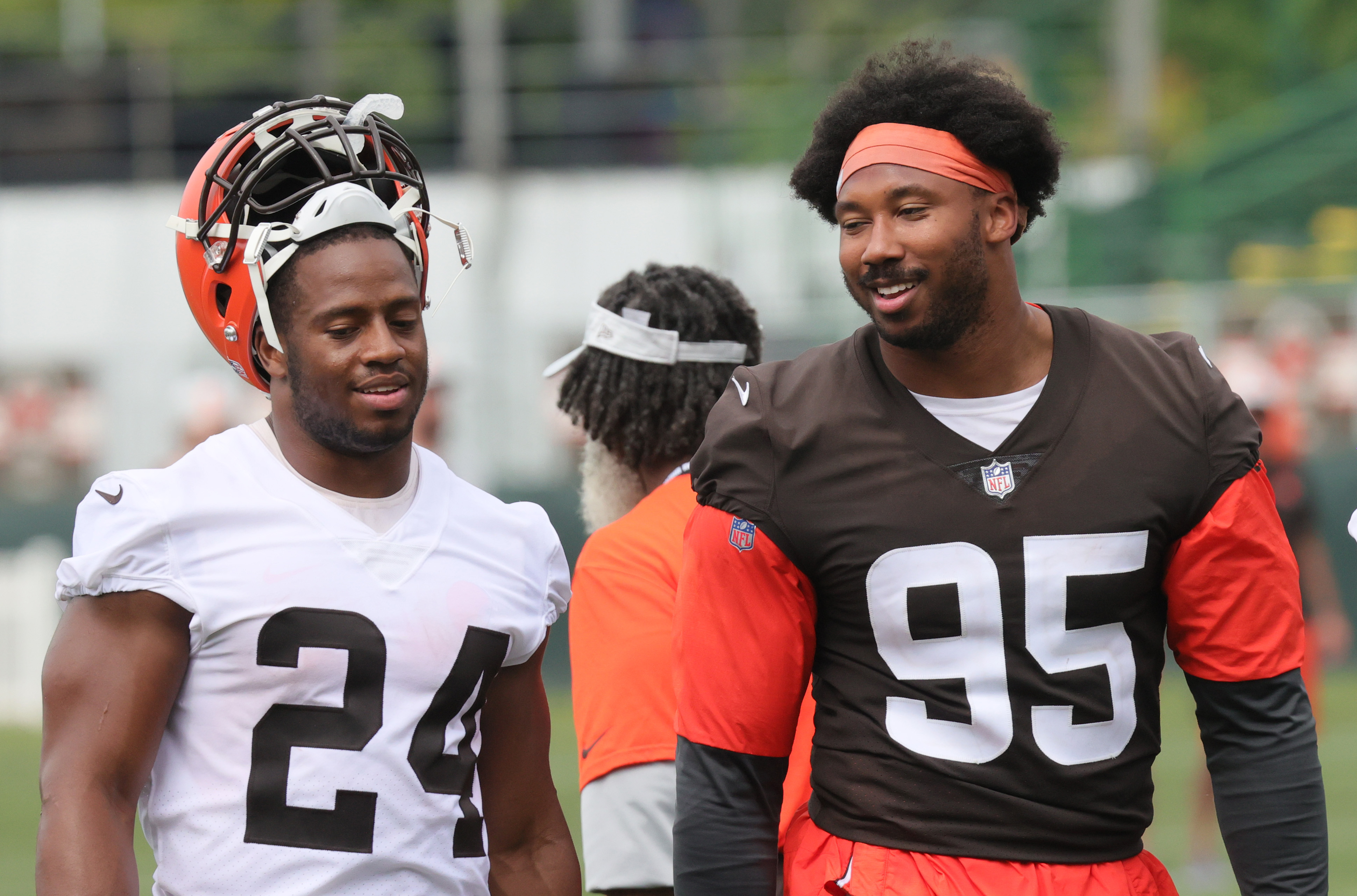 Three Cleveland Browns Myles Garrett, Joel Bitonio and Nick Chubb named to  2023 Pro Bowl Games