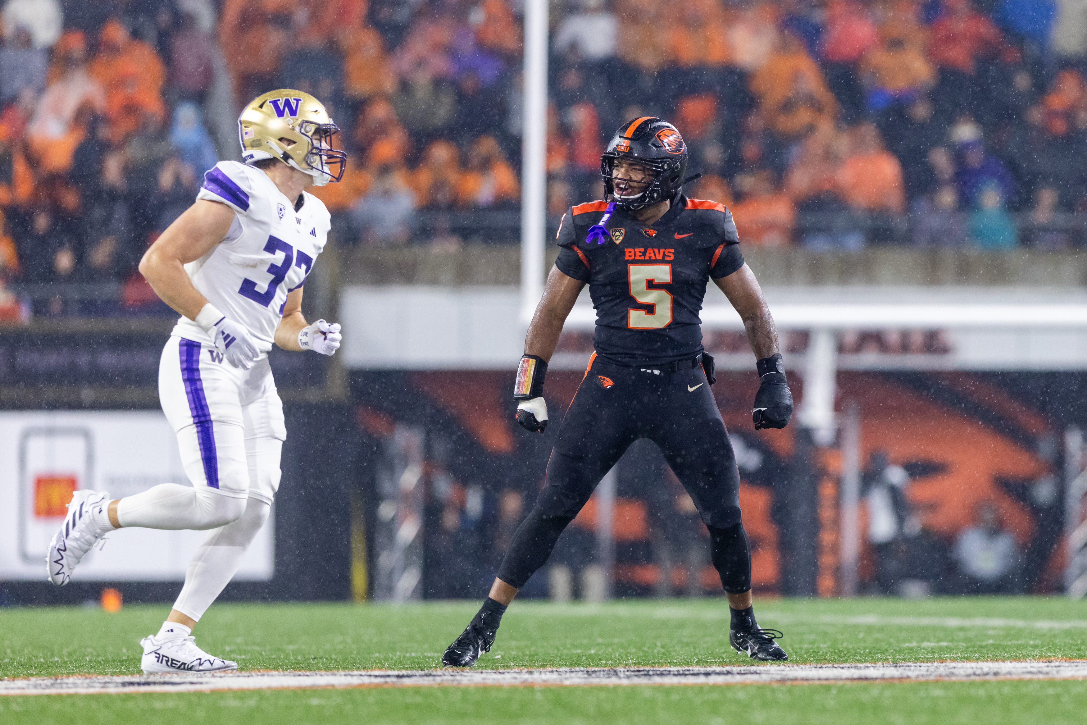 No. 5 Washington clinches Pac-12 championship berth with 22-20 victory over  No. 10 Oregon State