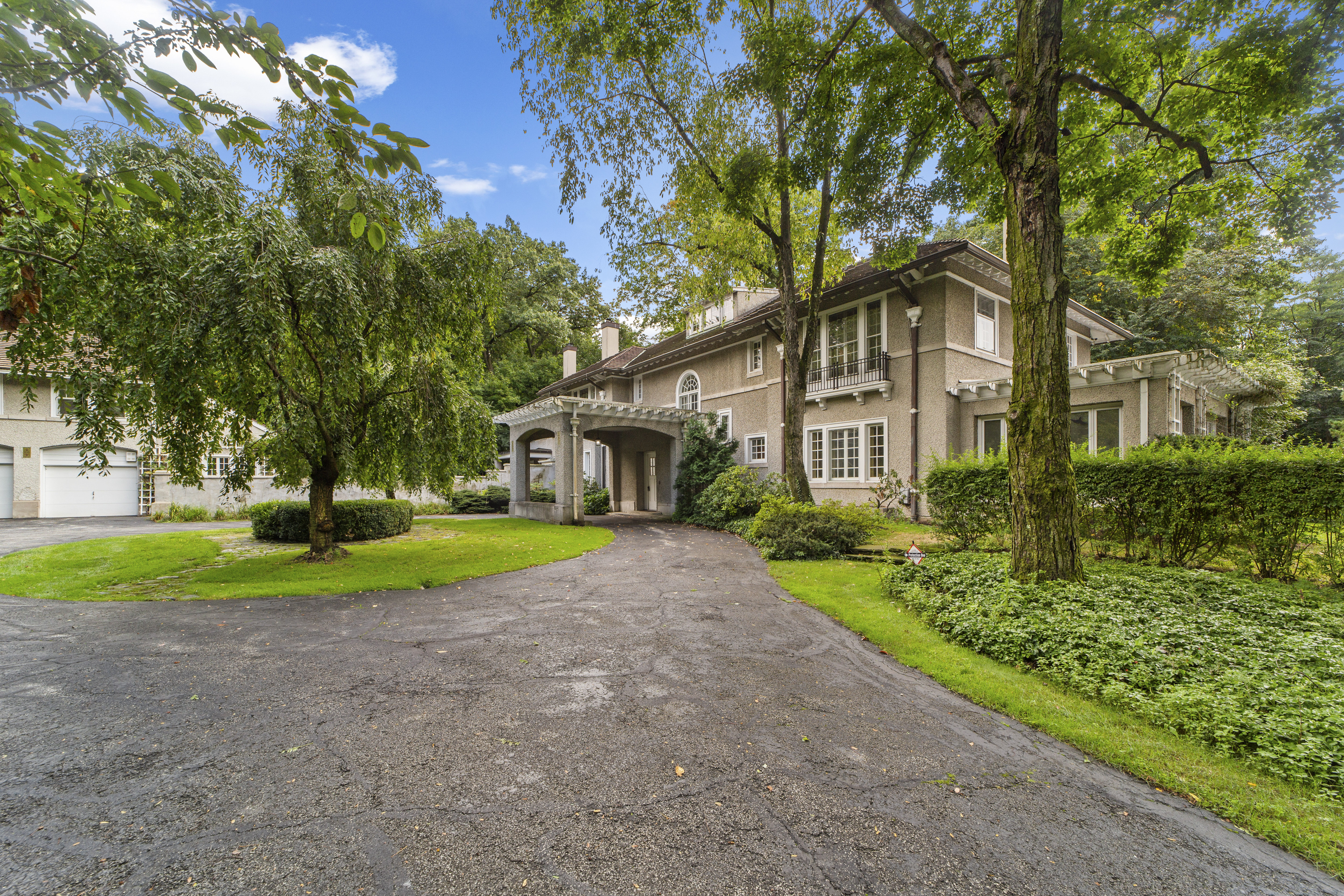 New Woodlands Heights House Charmer Is Full of Delights — and It's a $1.83  Million First For the Prolific Nan