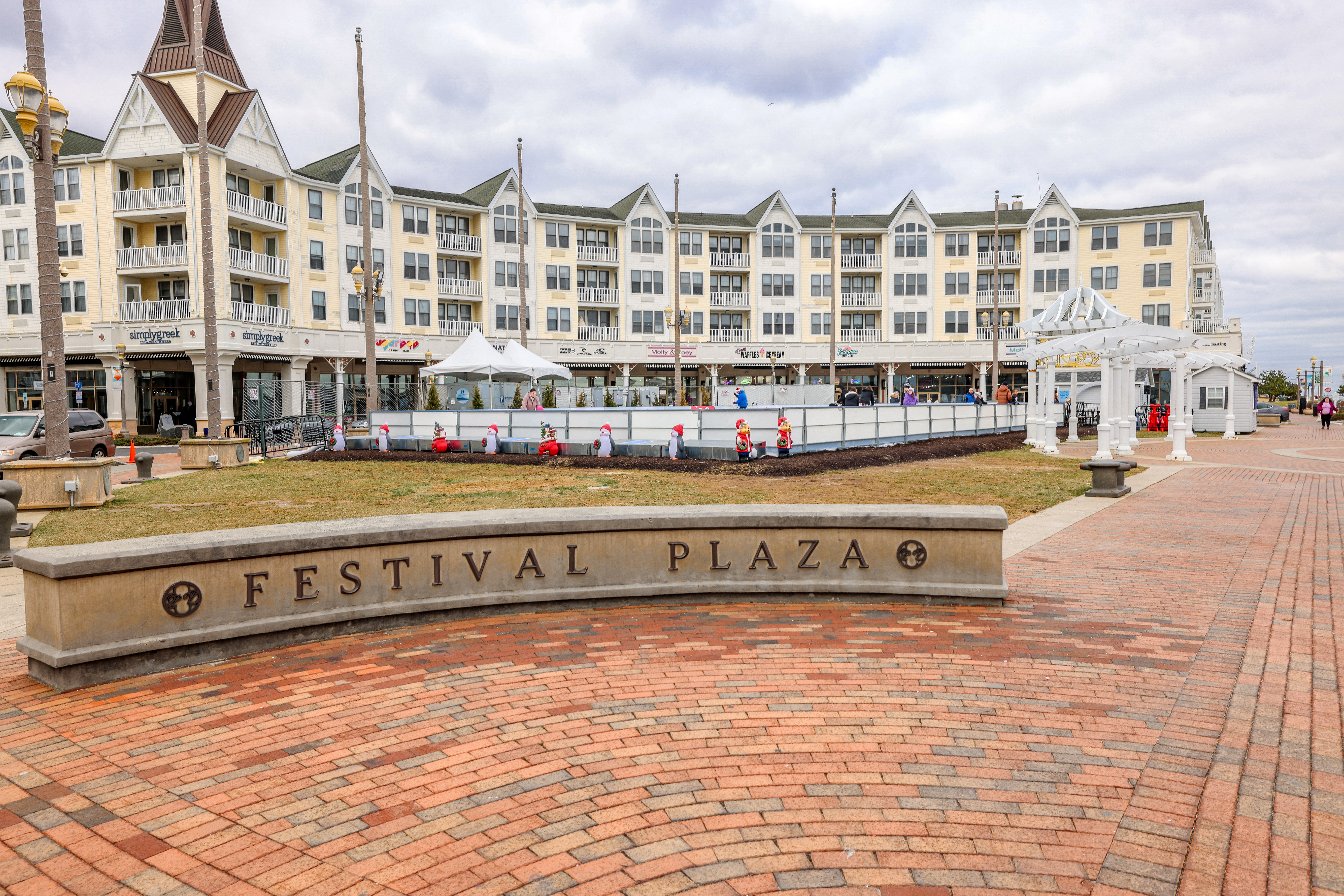 Festival Plaza in Pier Village - Long Branch, NJ, 3 image p…