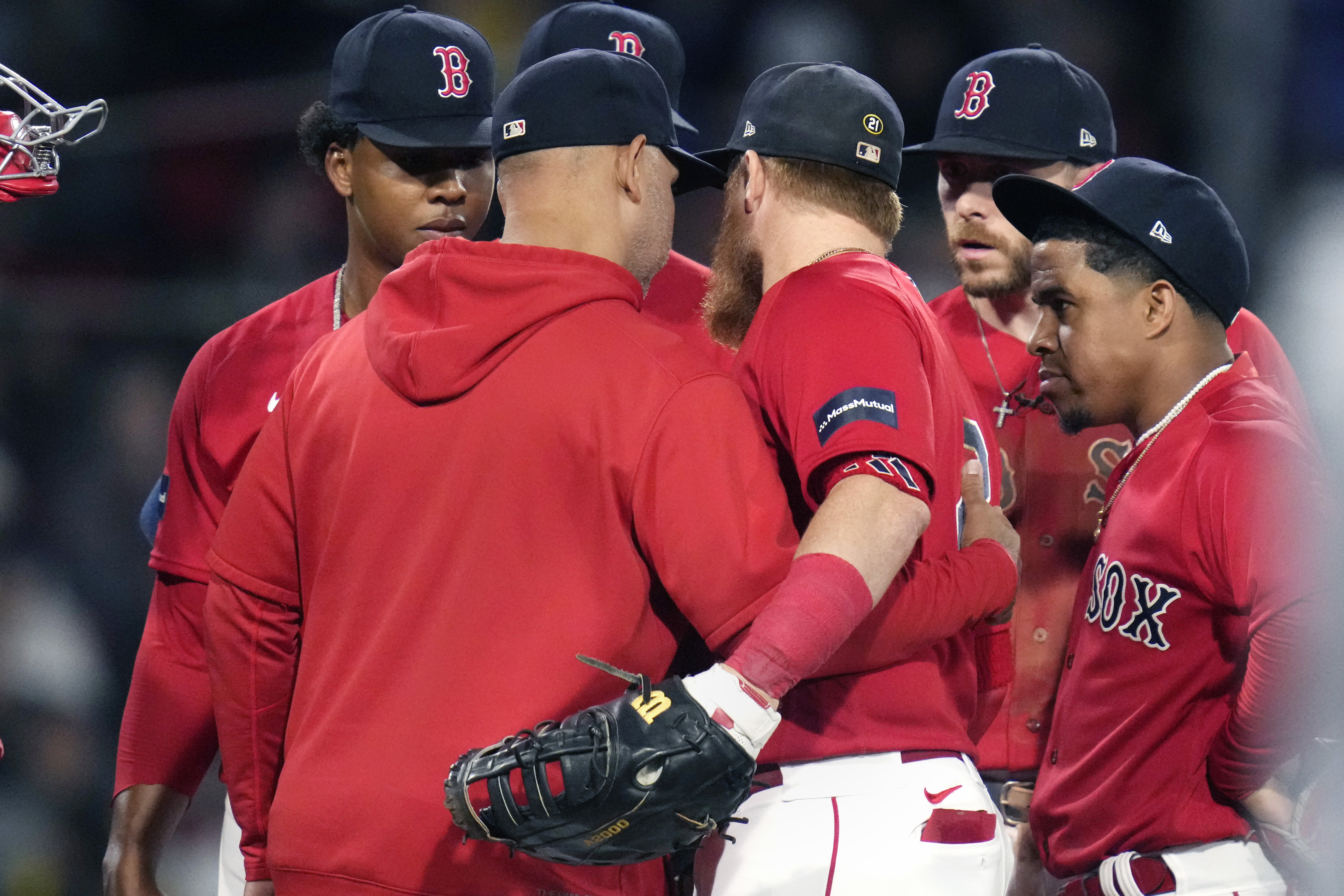 Alex Cora planned special exit to let Red Sox fans honor Justin