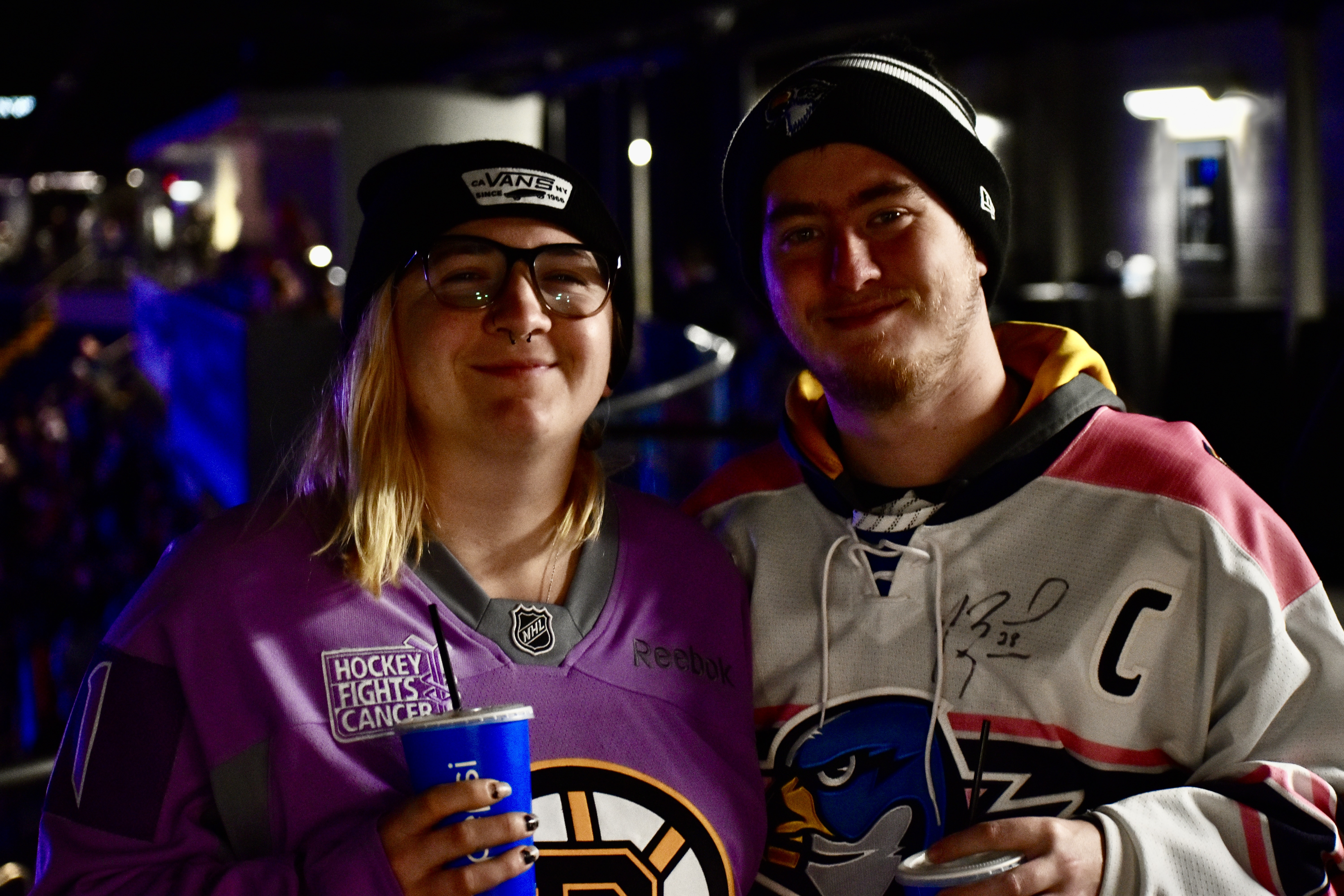 Boston Bruins Purple Hockey Fights Cancer Reebok NHL Hockey Jersey Used  Size M