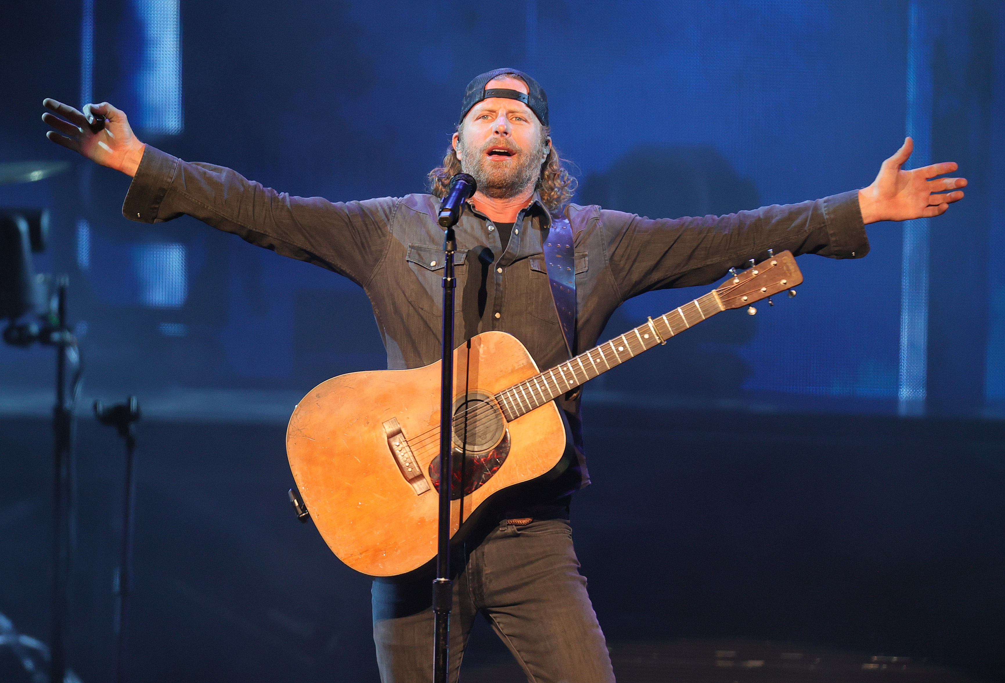 dierks bentley tour blossom