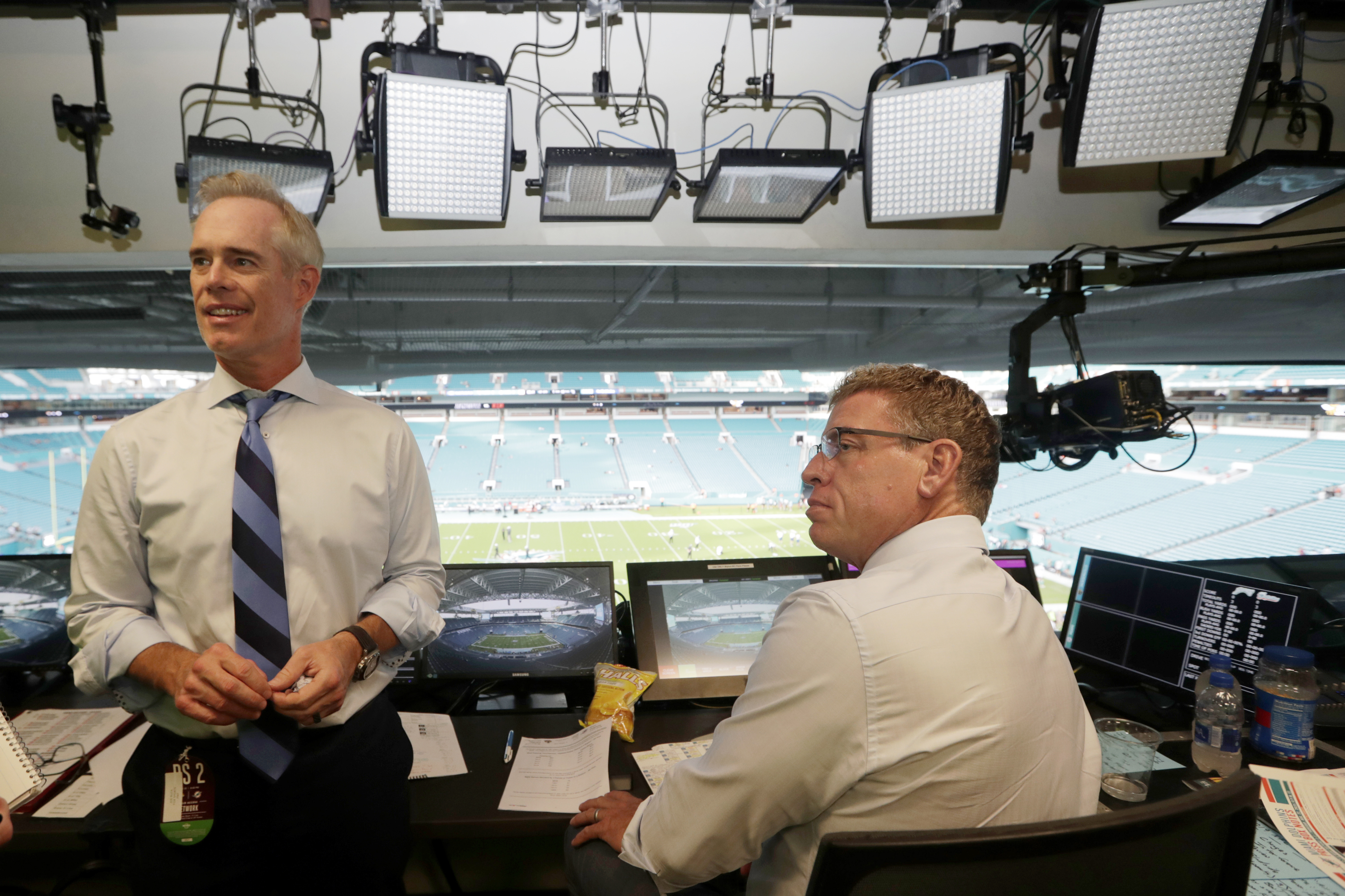 Joe Buck, Troy Aikman: NFL fans found announcers' MNF debut weird