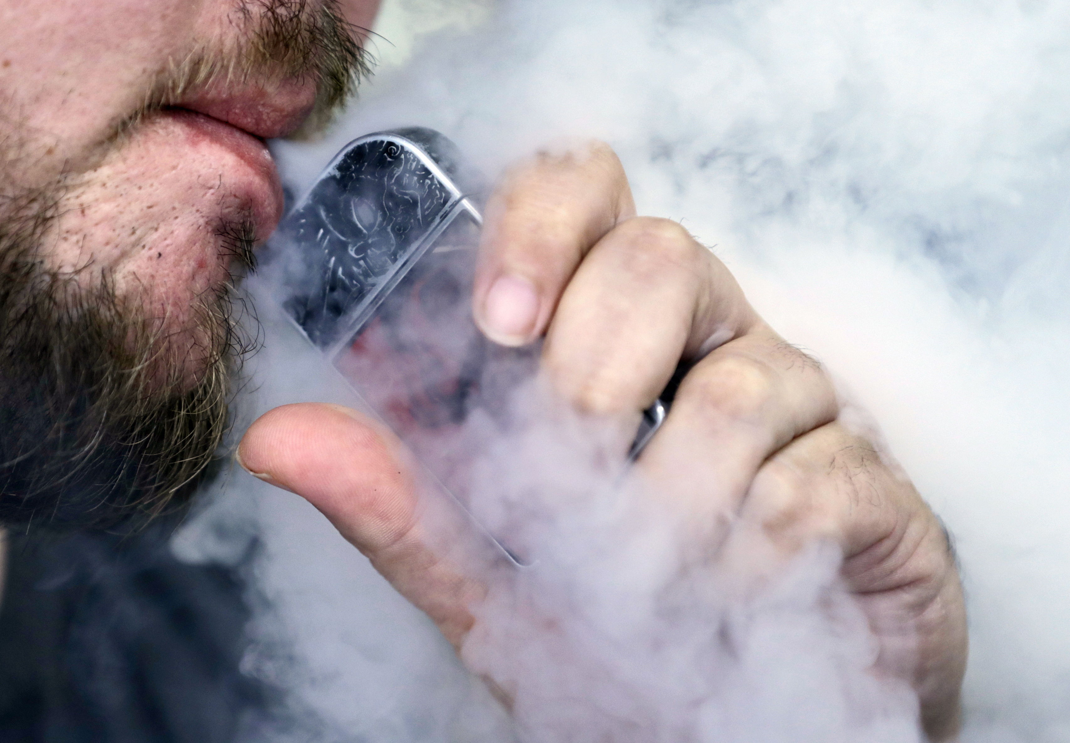 elfbar elfa master akku Vaping is often advertised as harmless, but it has serious health effects,  including worsening mental health. As expert Laura Crotty Alexander, MD, UC  San Diego, explains to host Erika Moseson, MD, MA, main image 0