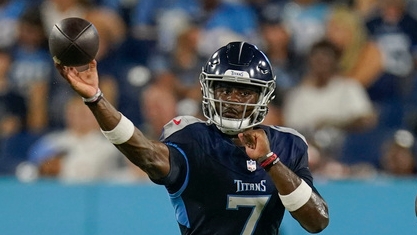 NFL Friday roundup: Titans quarterback goes all the way again 