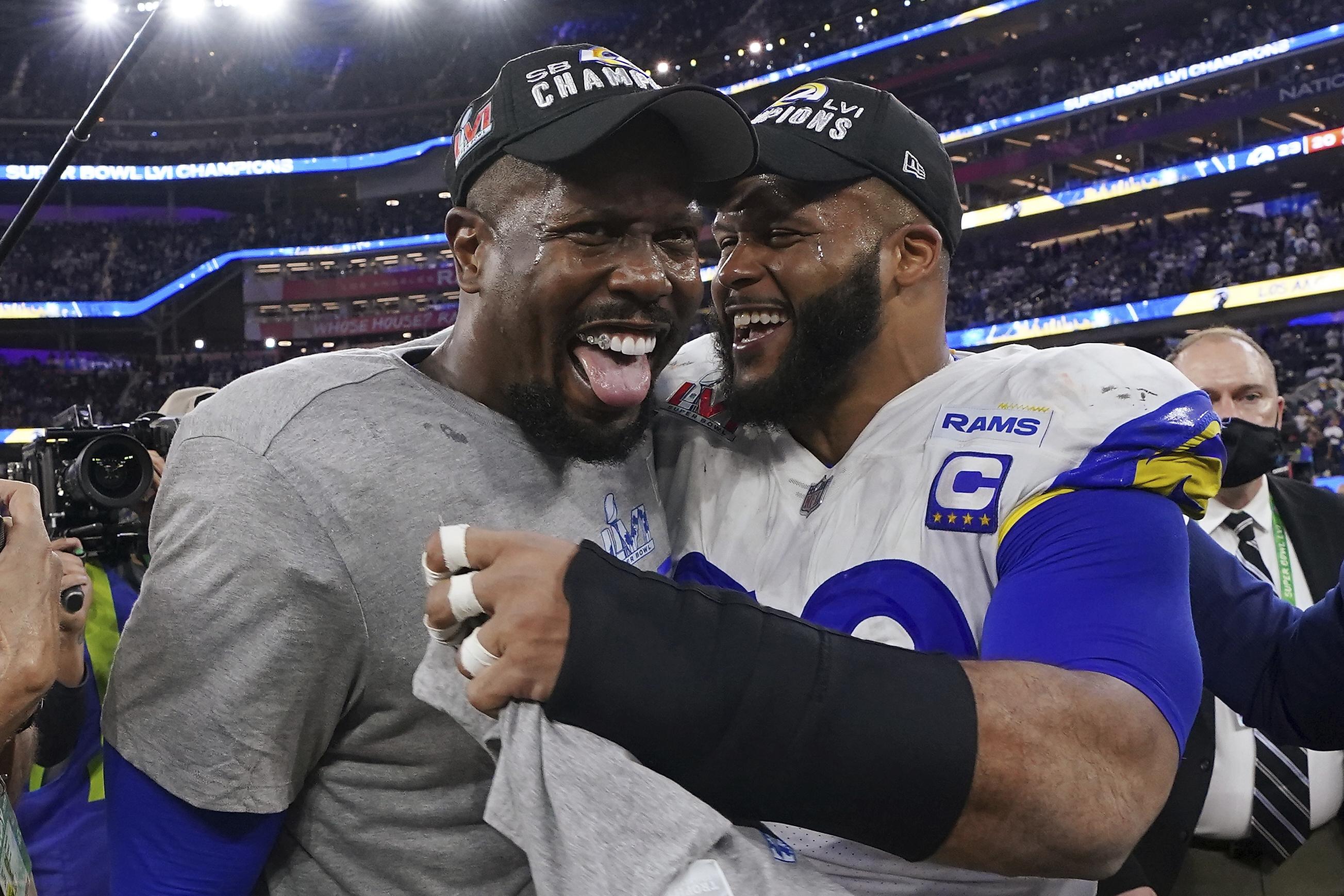 Bills' Von Miller wonders what he'll say to Aaron Donald Thursday; if Sean  McVay will talk to him 
