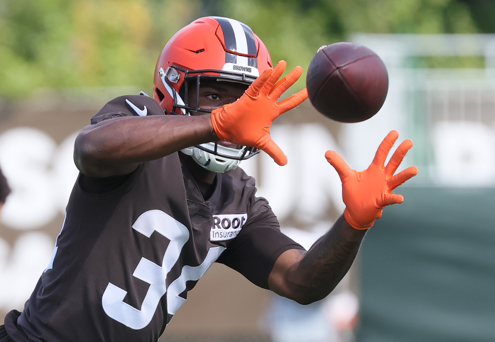 Kareem Hunt's contract, Odell Beckham's attitude, who calls plays? Terry's  Talkin' Browns 