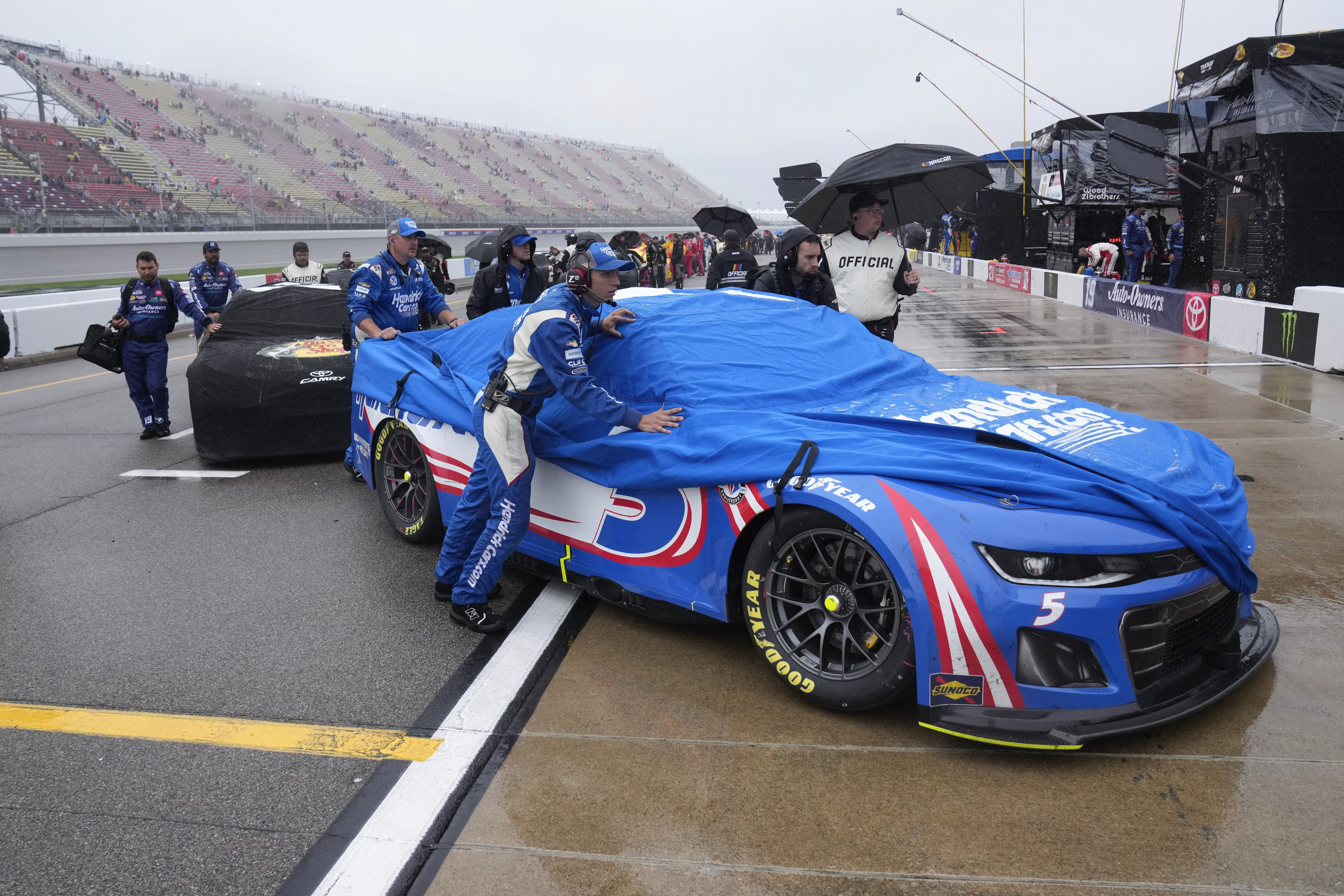 What time is the rain suspended NASCAR race today? Live stream, TV info