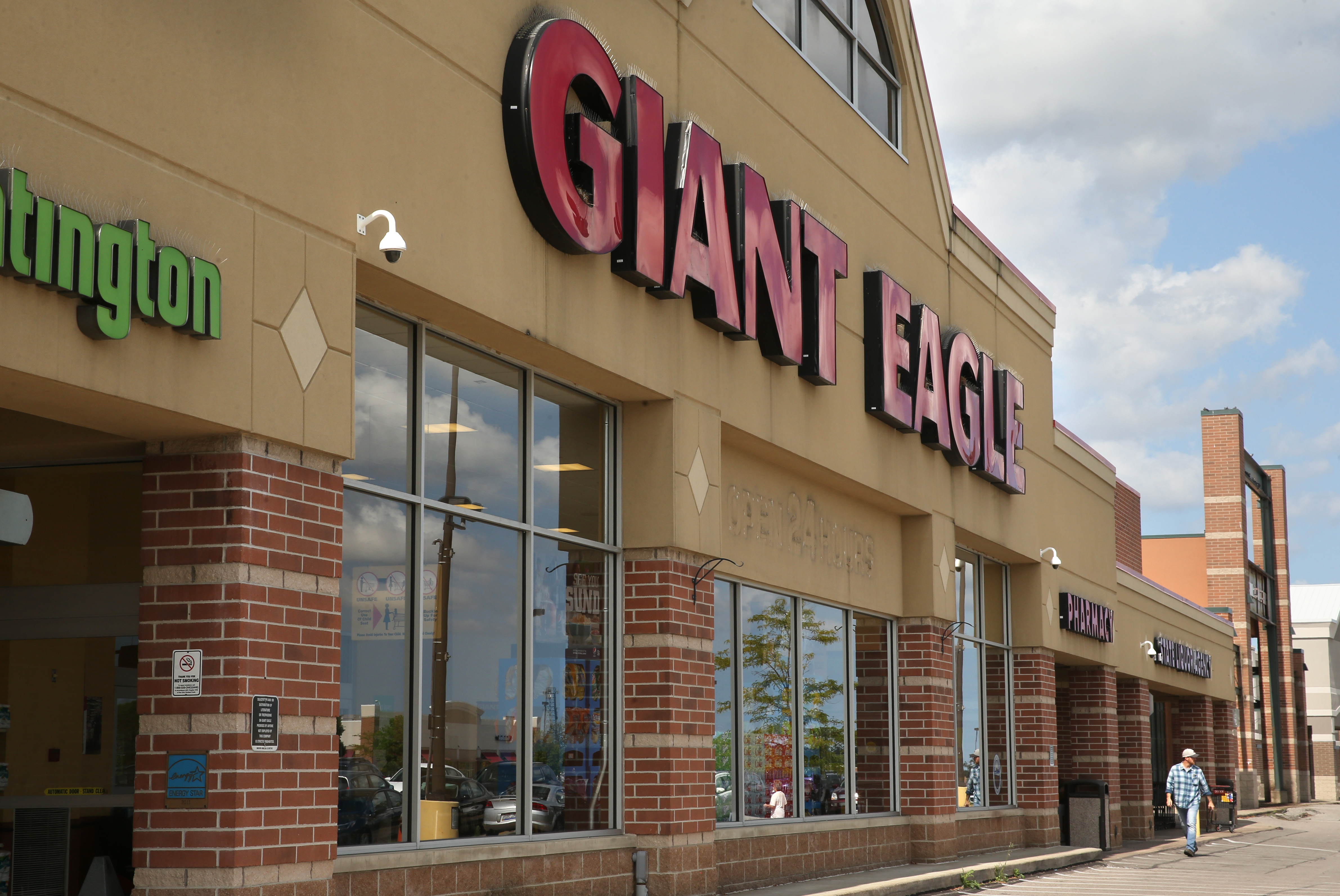 Large pharmacy chains did little to 