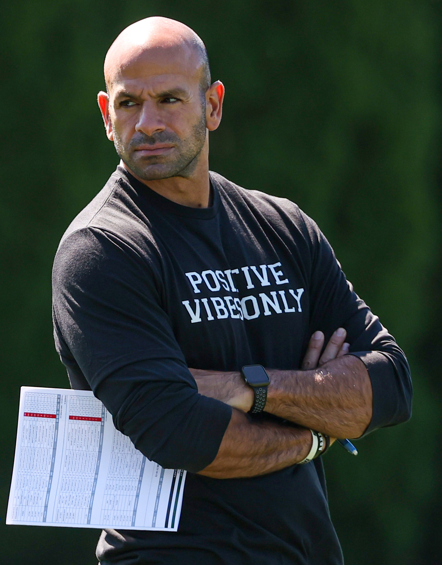 NY Jets coach Robert Saleh wears Hackensack HS shirt before practice