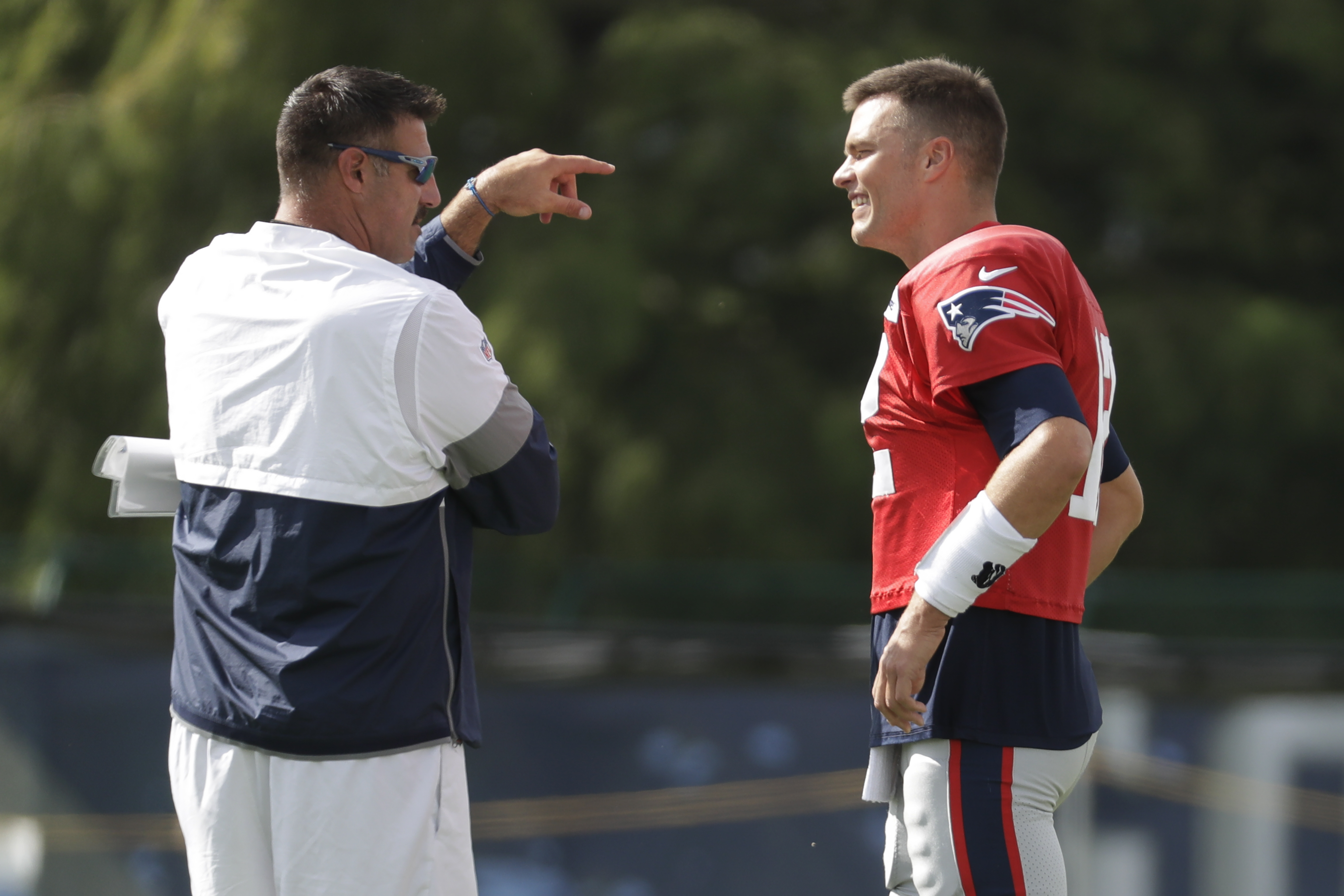 Mike Vrabel jokes that Tom Brady won’t attend HOF Awards, and here’s a funny reason