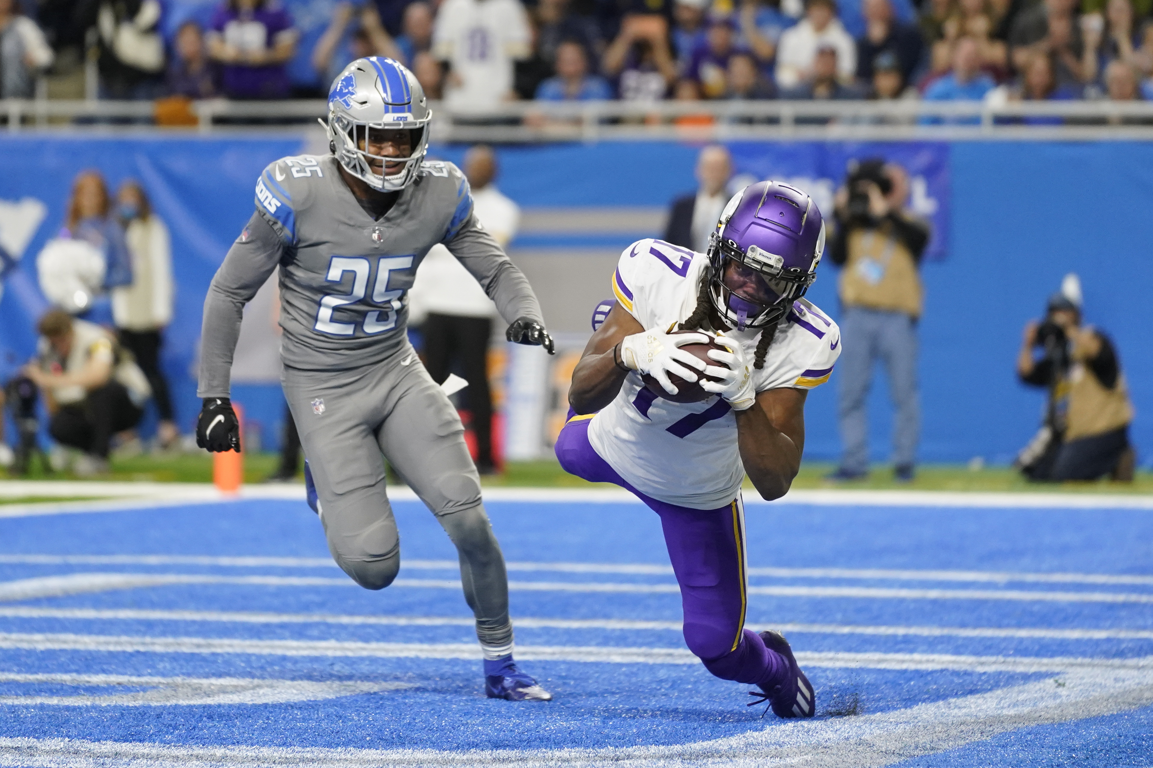 Betting: Will Lions stay hot vs. Vikings on Sunday?