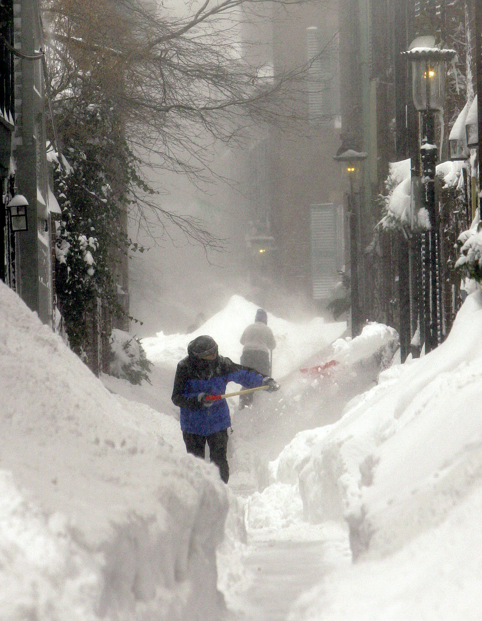 Blizzard of 2005 brought more than 2 feet of snow to Massachusetts ...