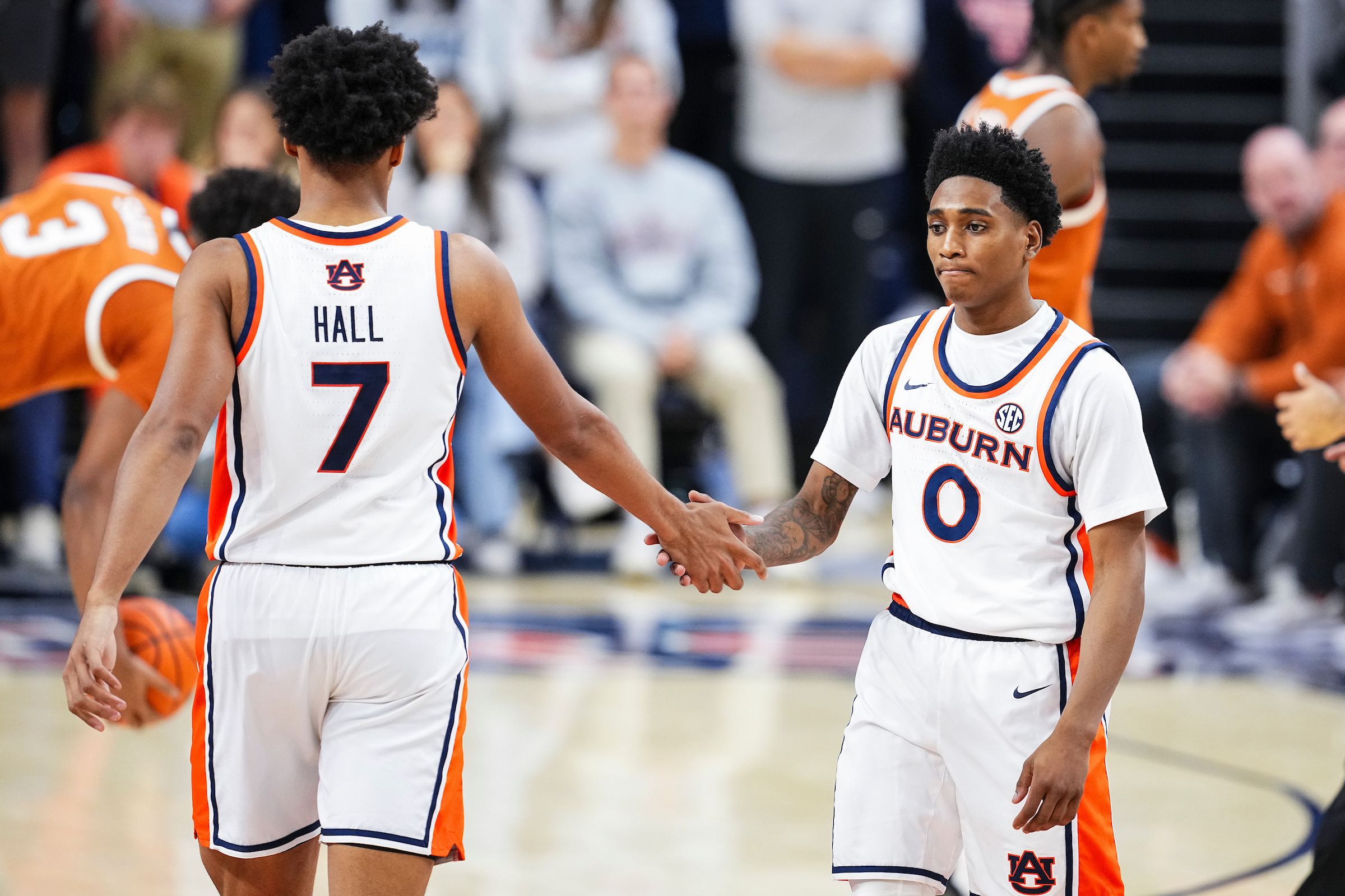 What advice is helping Auburn basketball stay focused during their
