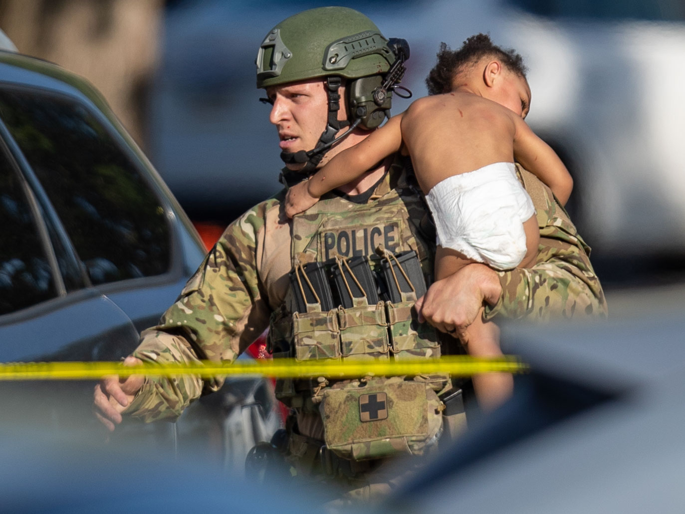 Police rescue child in Hall Manor standoff