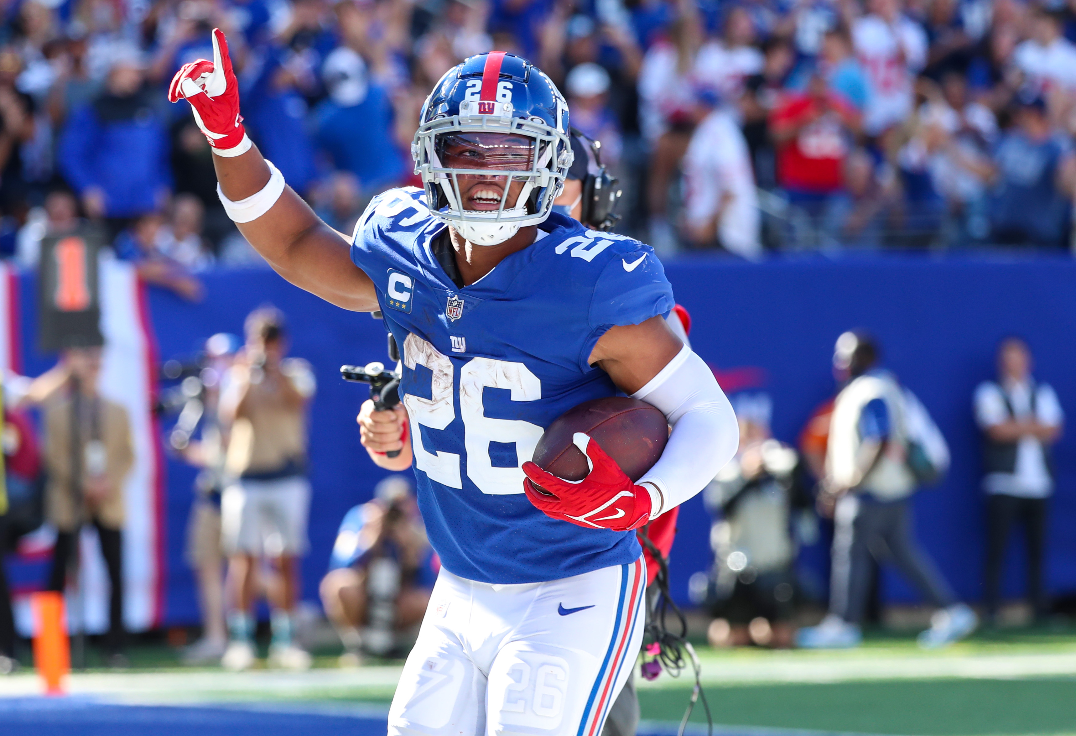 Say bye to the bye and get back in 's Giants Prop Bet Showdown for  Week 10! Win cash! 