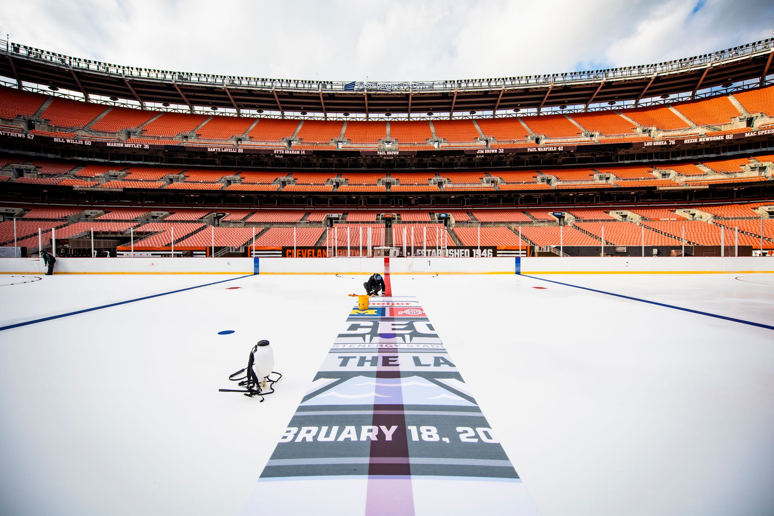 USA: Browns' stadium to host first-ever hockey match –