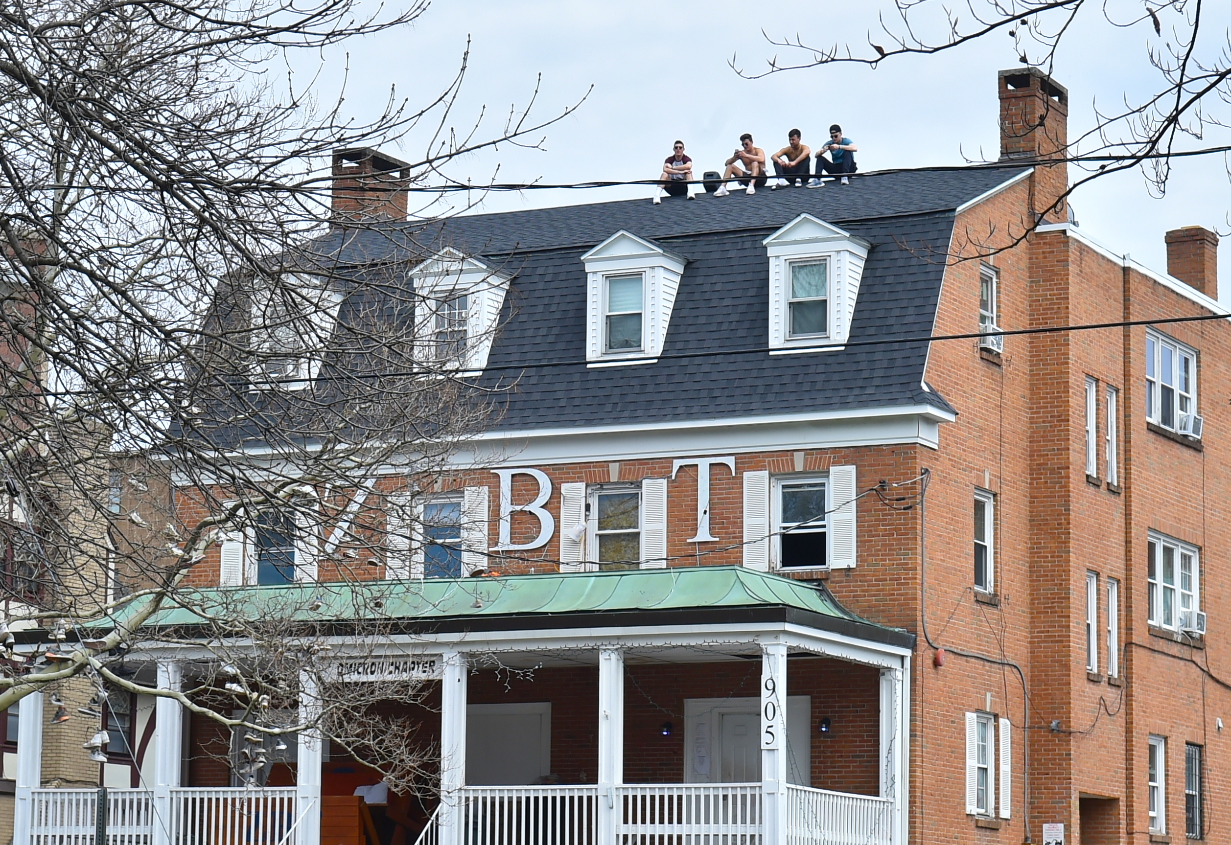 Syracuse University suspends fraternity for 'reckless and selfish' actions  amid coronavirus - syracuse.com, image size:2515x1727