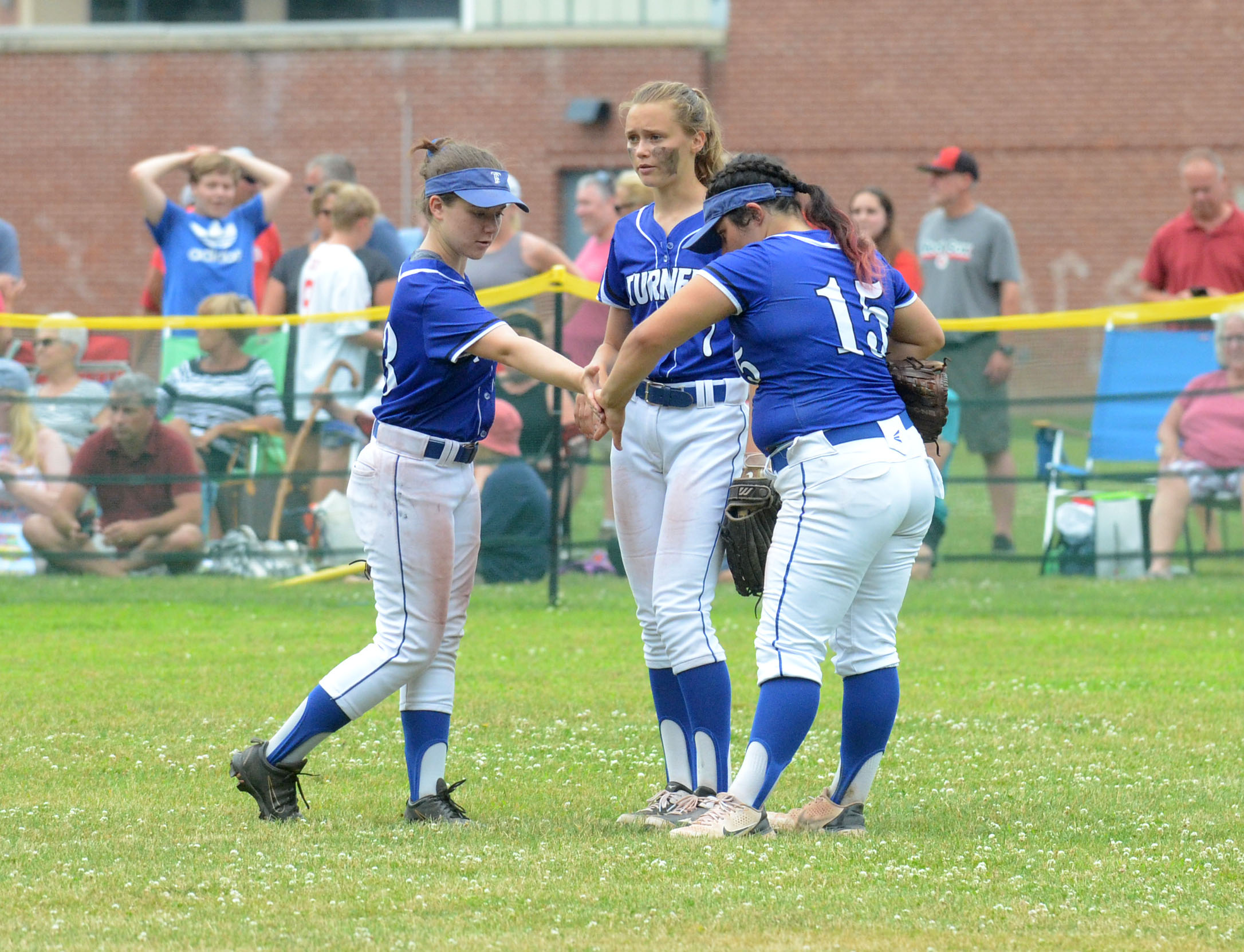 Turners Falls softball defeats Amesbury, wins first state title since 2017