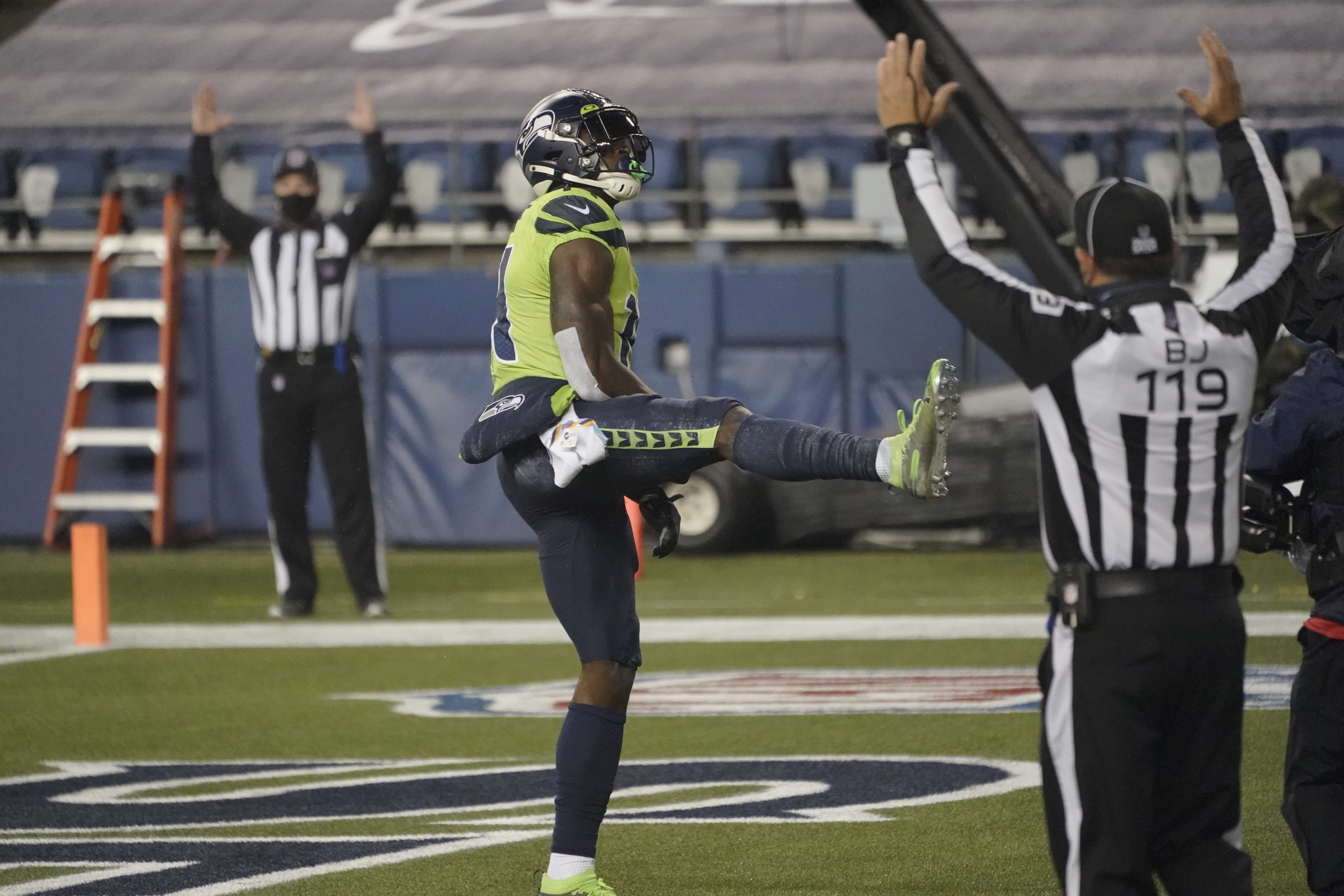 Seattle Seahawks win overtime thriller over the Tampa Bay Buccaneers: 10  studs and duds 