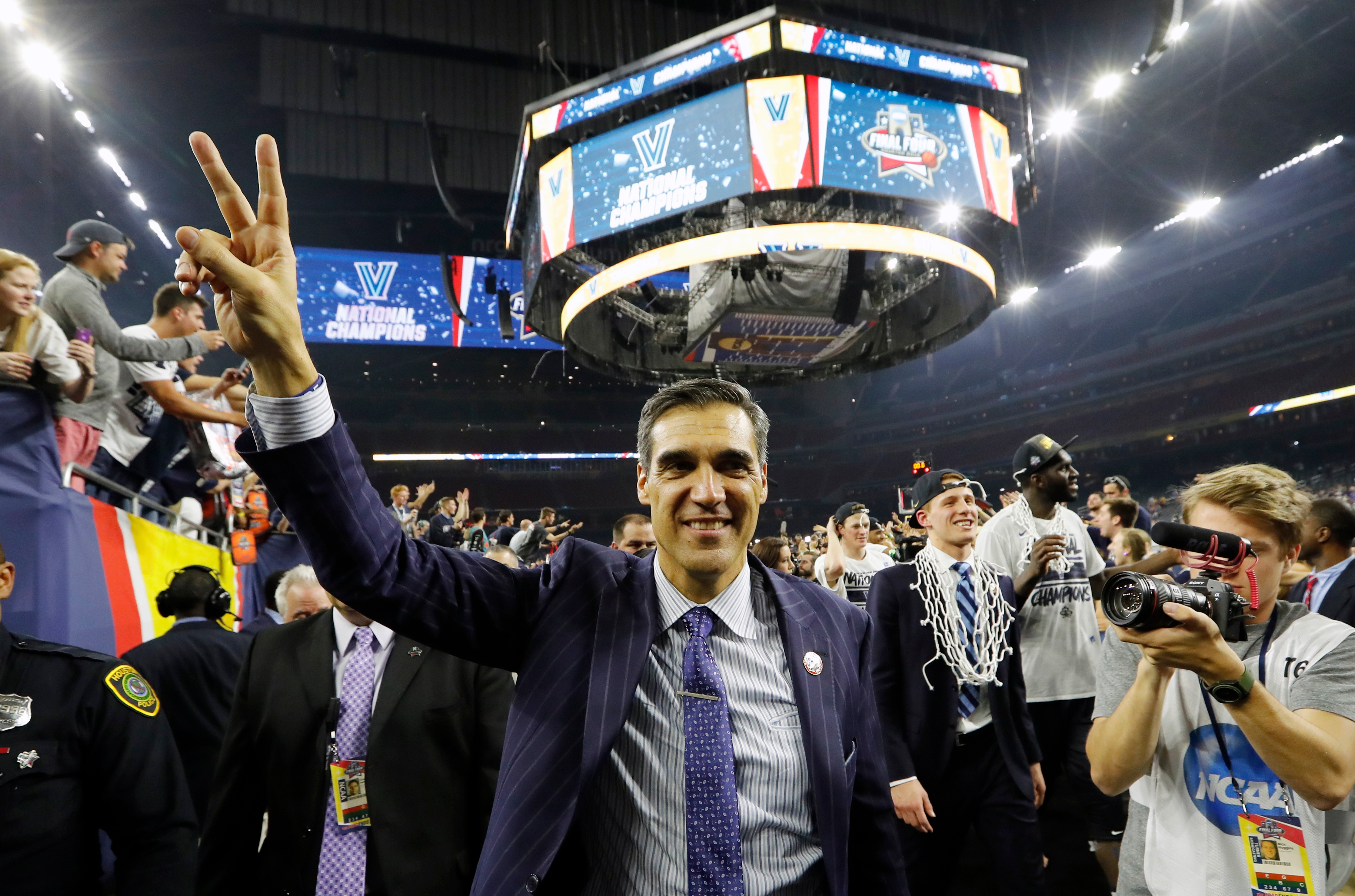 Jay Wright to Retire as Head Men's Basketball Coach and Transition to New  Role at Villanova; Kyle Neptune Named Head Coach