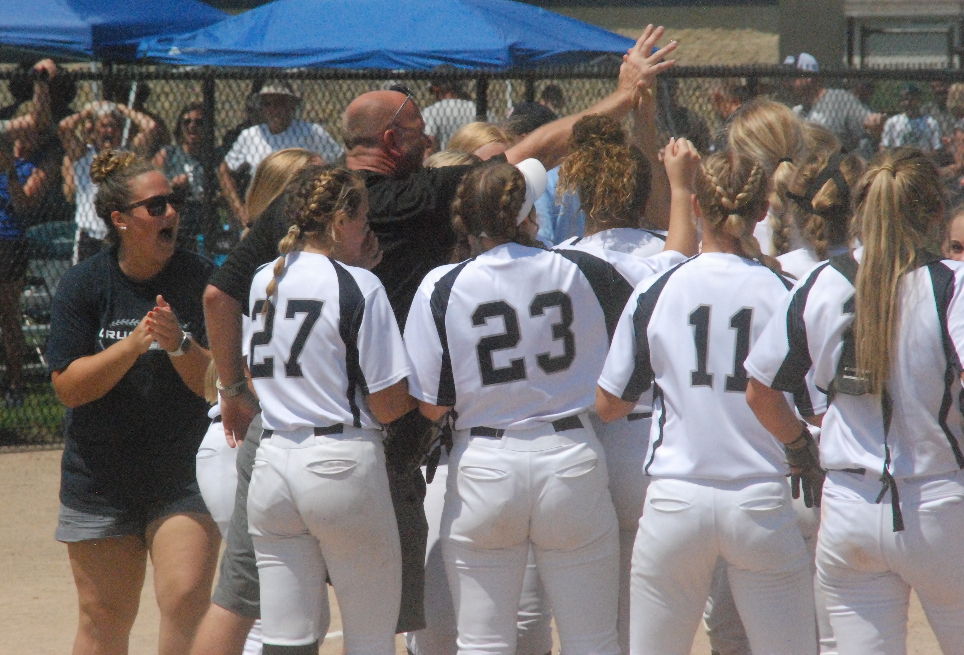 Hudsonville Unity Christian vs. Oakridge in Division 2 regional ...