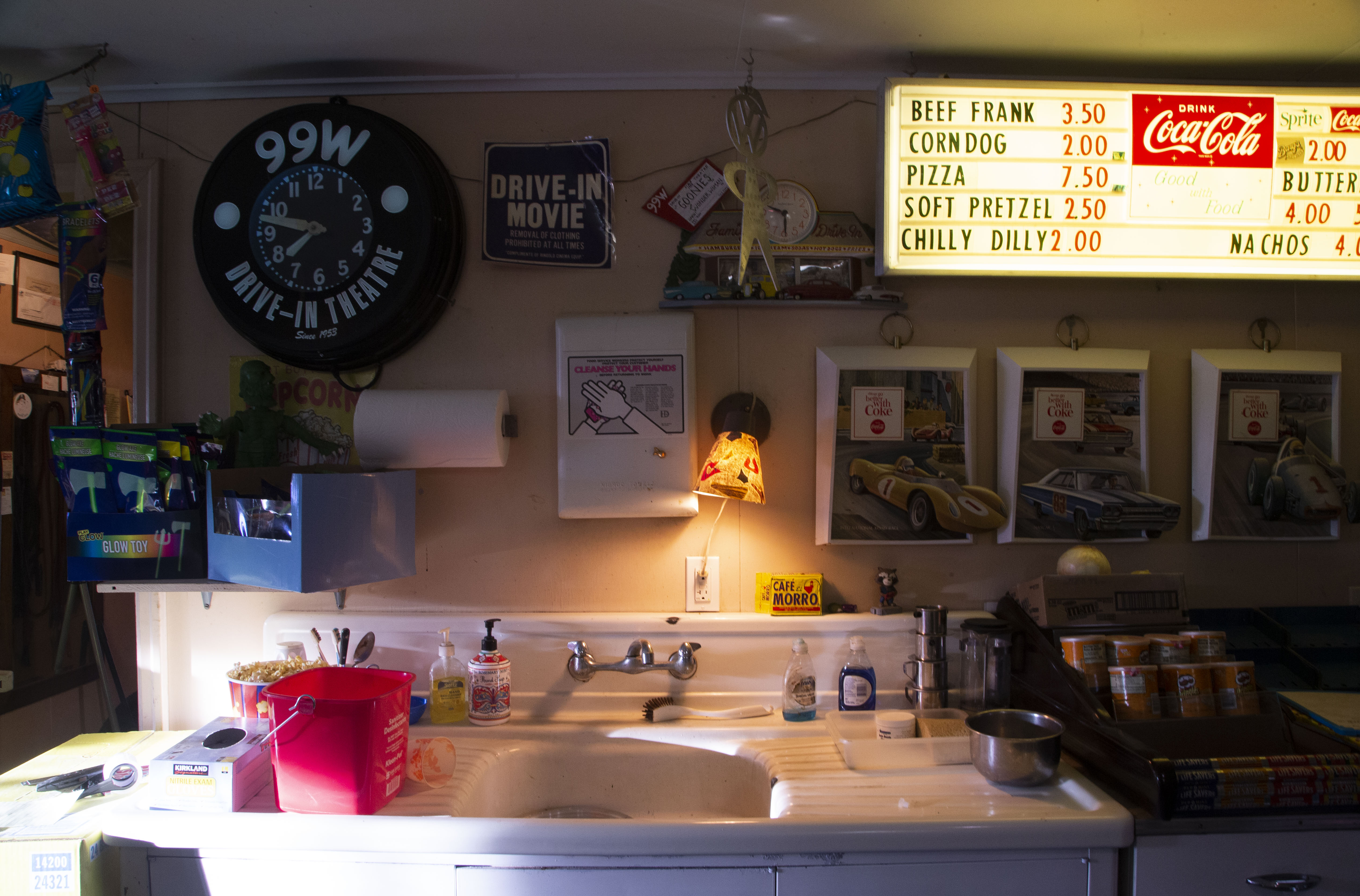 Newberg's 99W Drive-In opens amid coronavirus pandemic - oregonlive.com