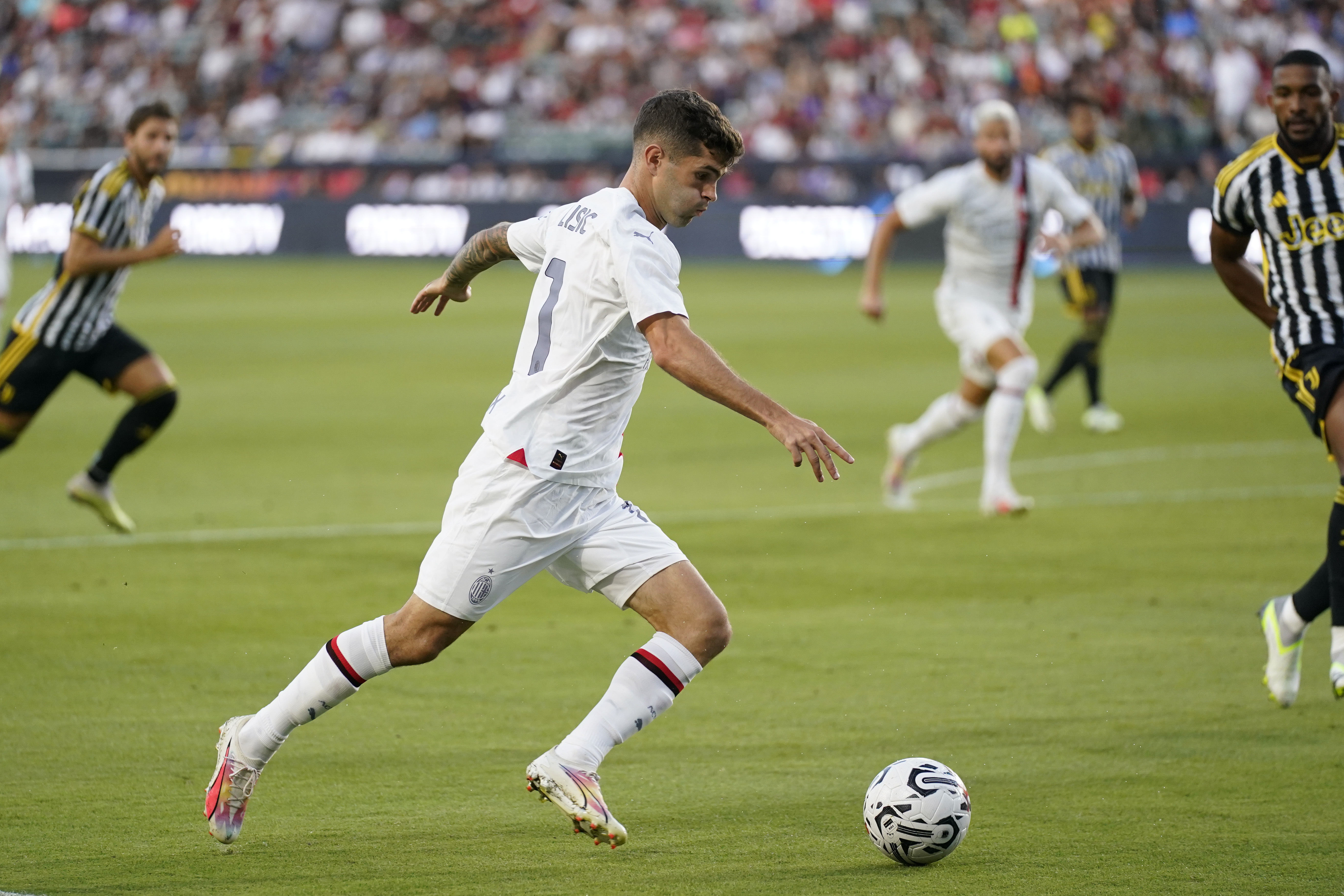 Serie A: Christian Pulisic introduced at Milan -- and clears up