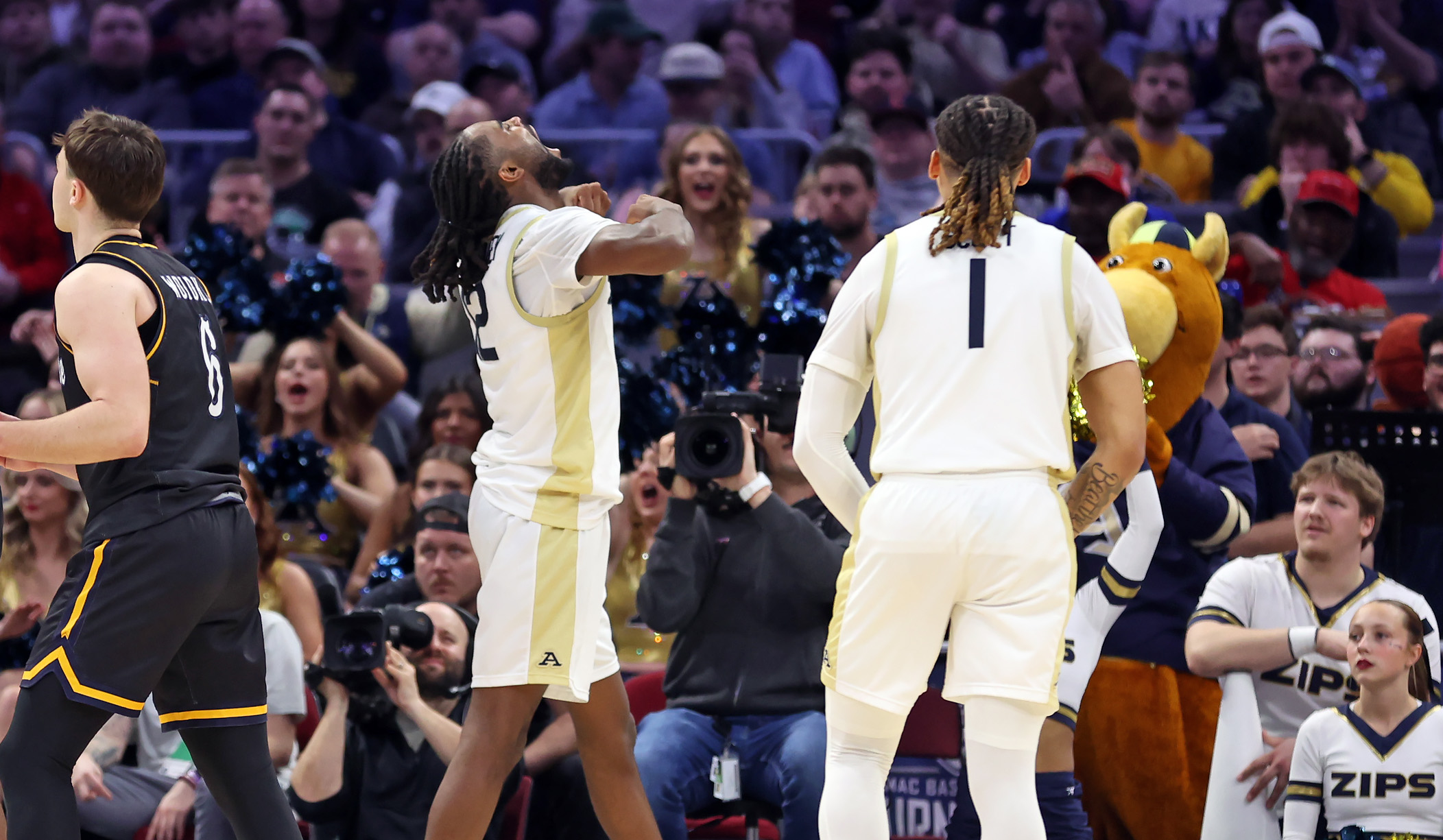 MAC Men's basketball semifinals: Akron Zips vs. Kent State Golden ...