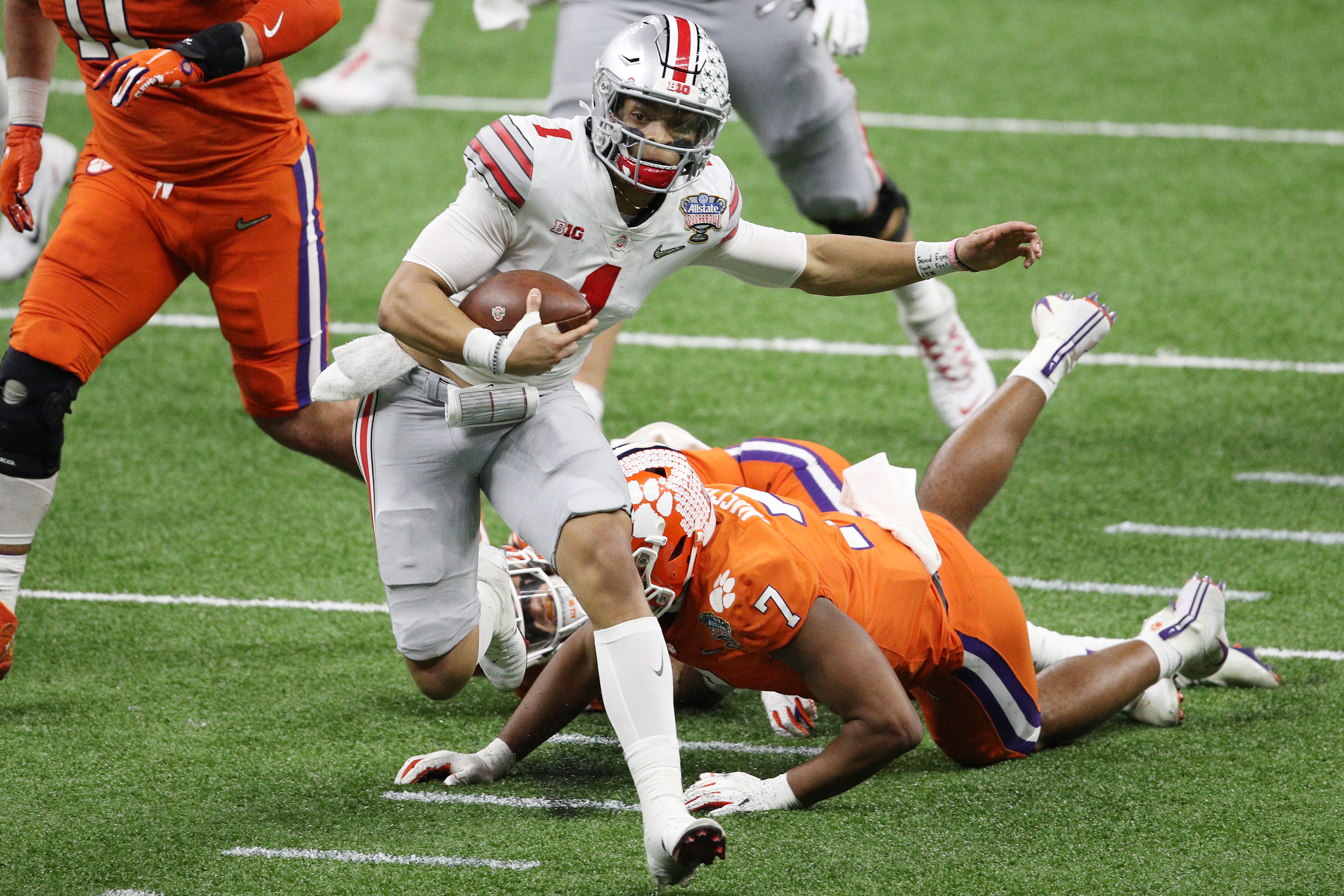 Justin Fields throws for 6 TDs as Ohio State blows out Clemson 49-28 and  will meet Alabama for the national title – Daily Press