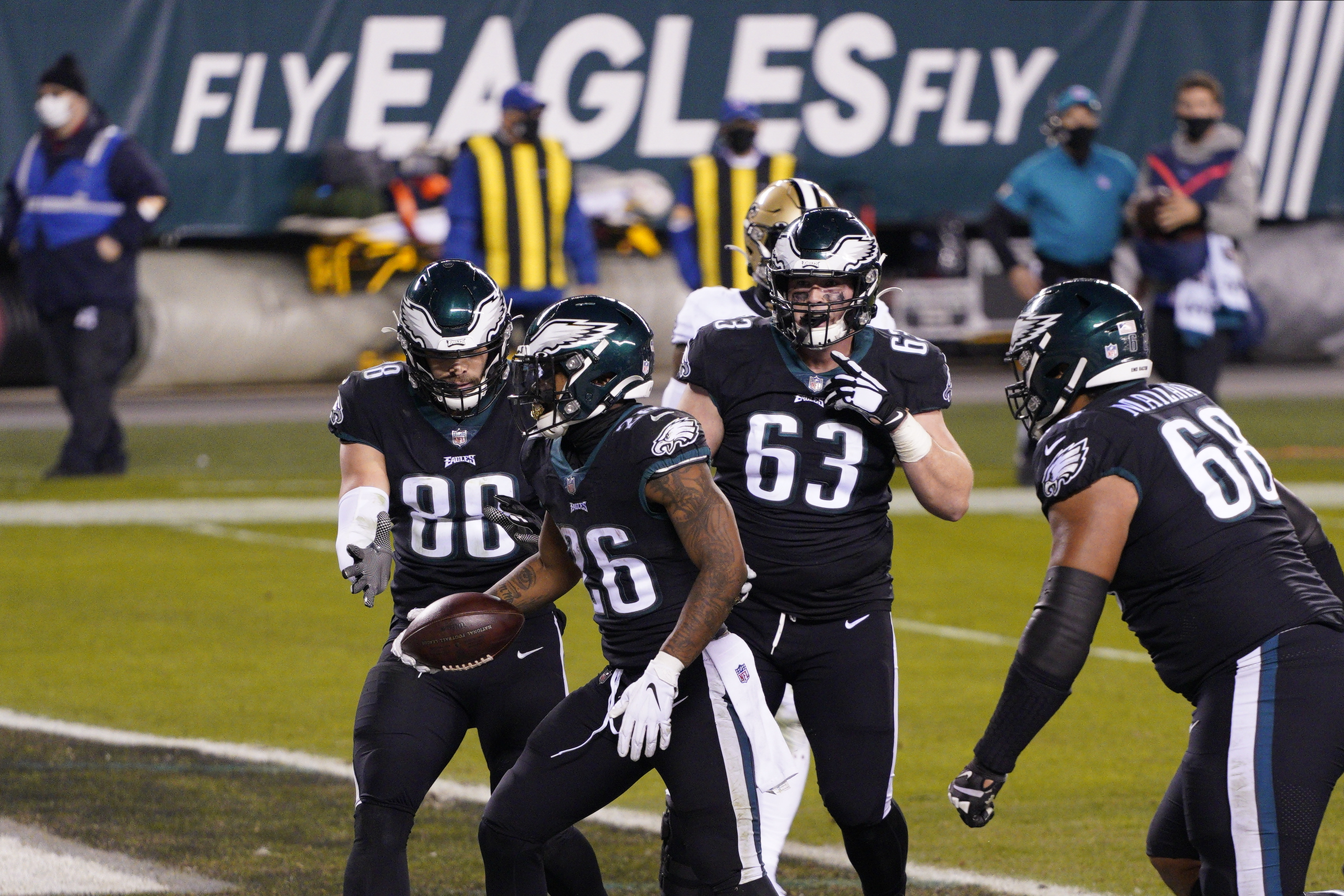 Saints fall 24-21 to Eagles; snap 9-game win streak