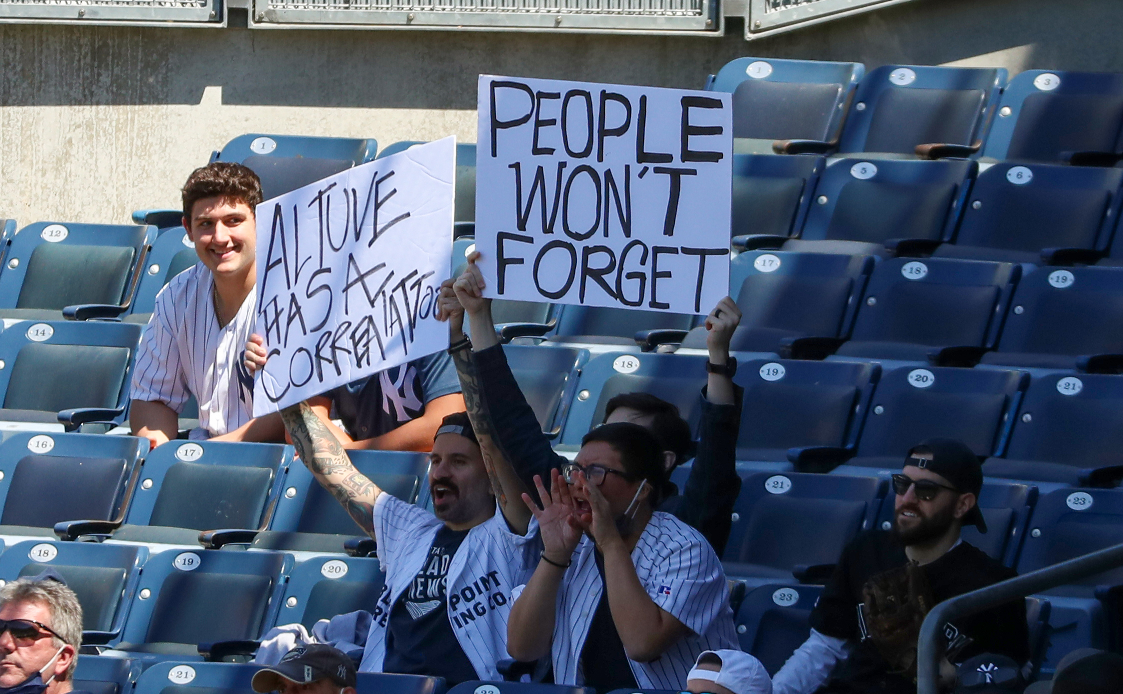 Yankees vs Astros: Fans taunt Houston for sign stealing scandal
