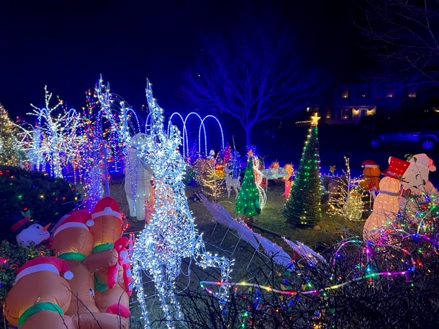 Christmas lights home at 1702 Shadford Road in Ann Arbor - mlive.com