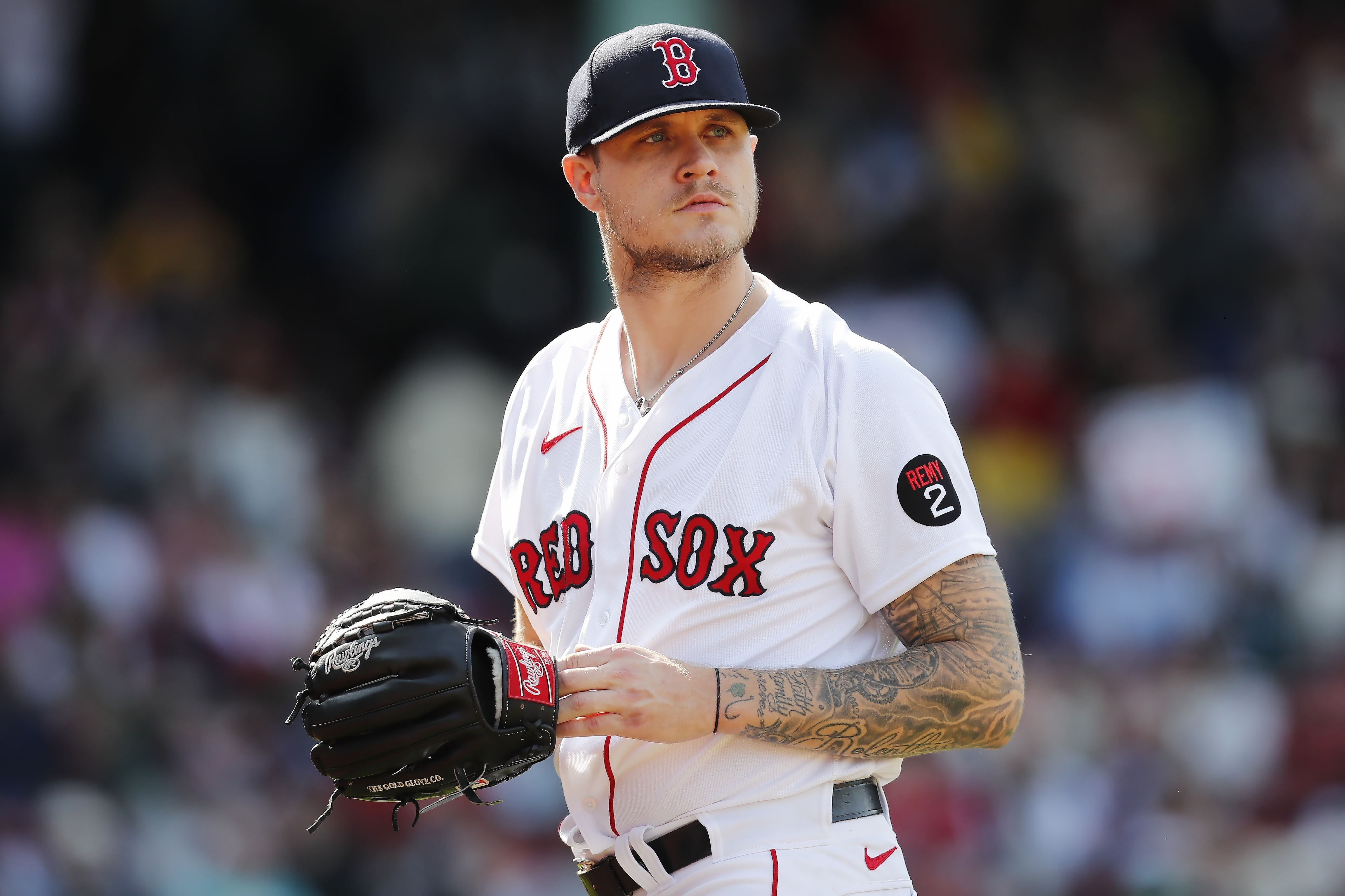 Red Sox's Tanner Houck needs stitches after taking liner to face