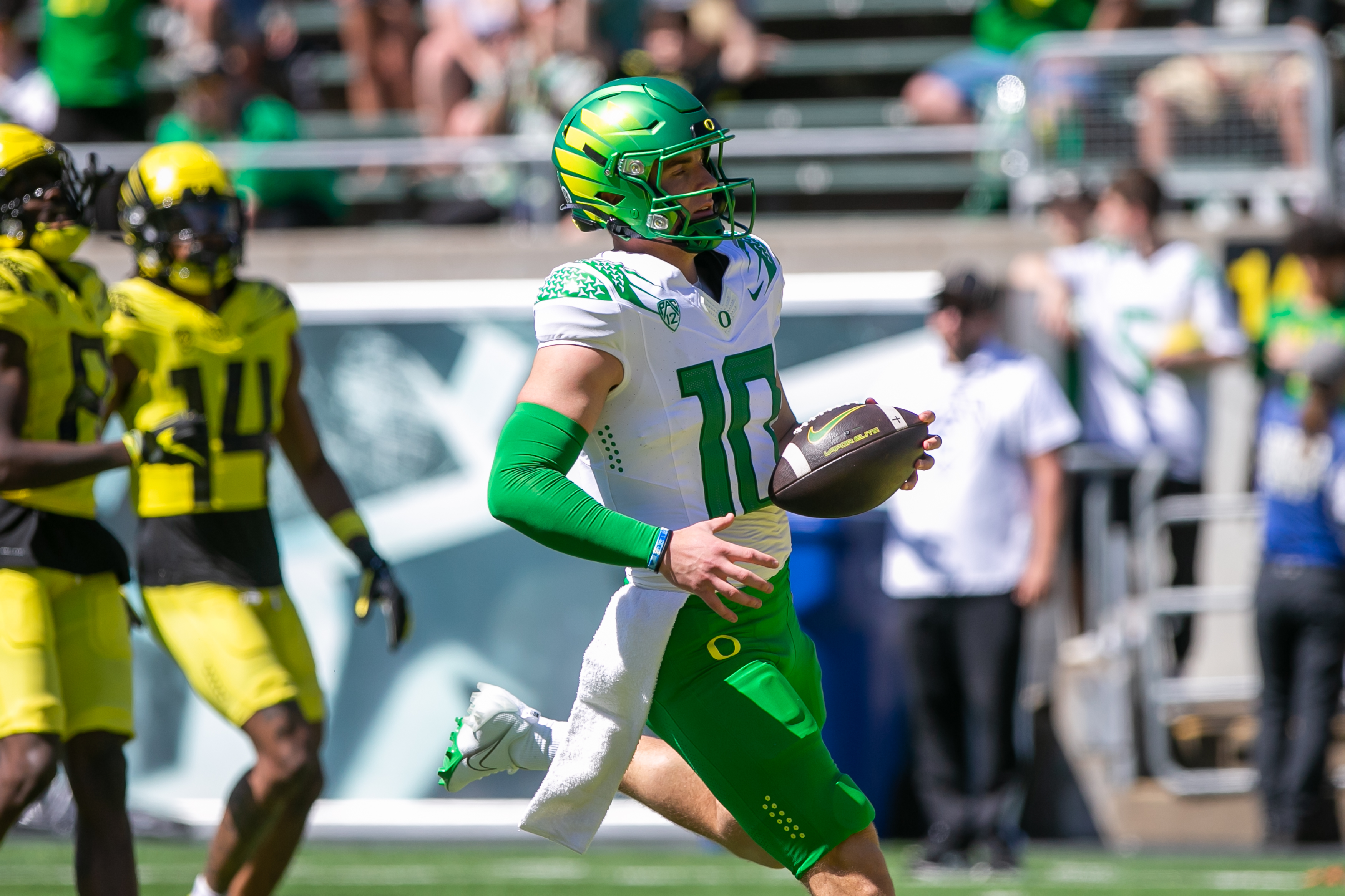 Ducks, Nike continue Spring Game uniform tradition - University of Oregon  Athletics