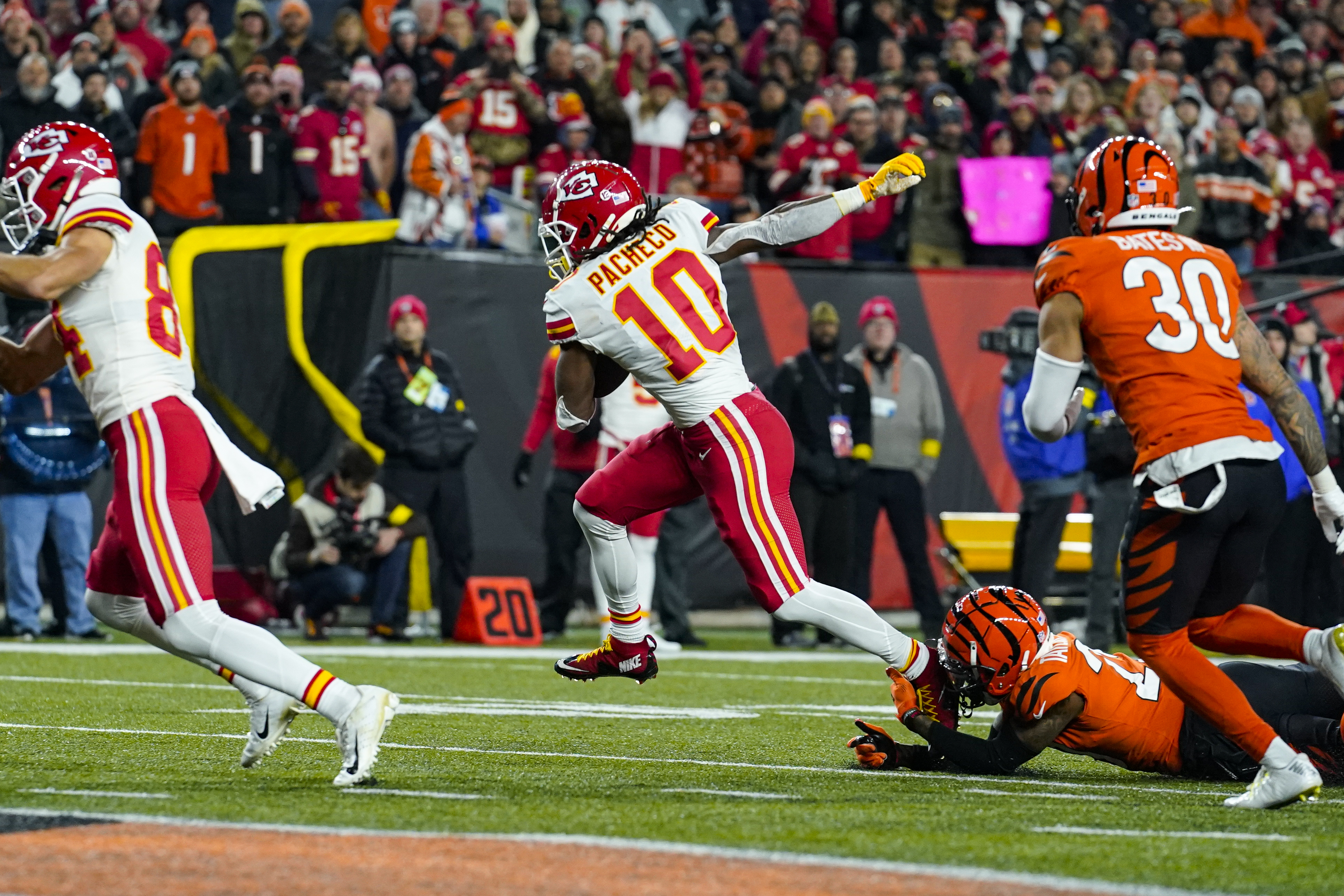 Super Bowl prop bets 2023: First TD, anytime TD odds for Chiefs-Eagles in  Super Bowl 57 - DraftKings Network