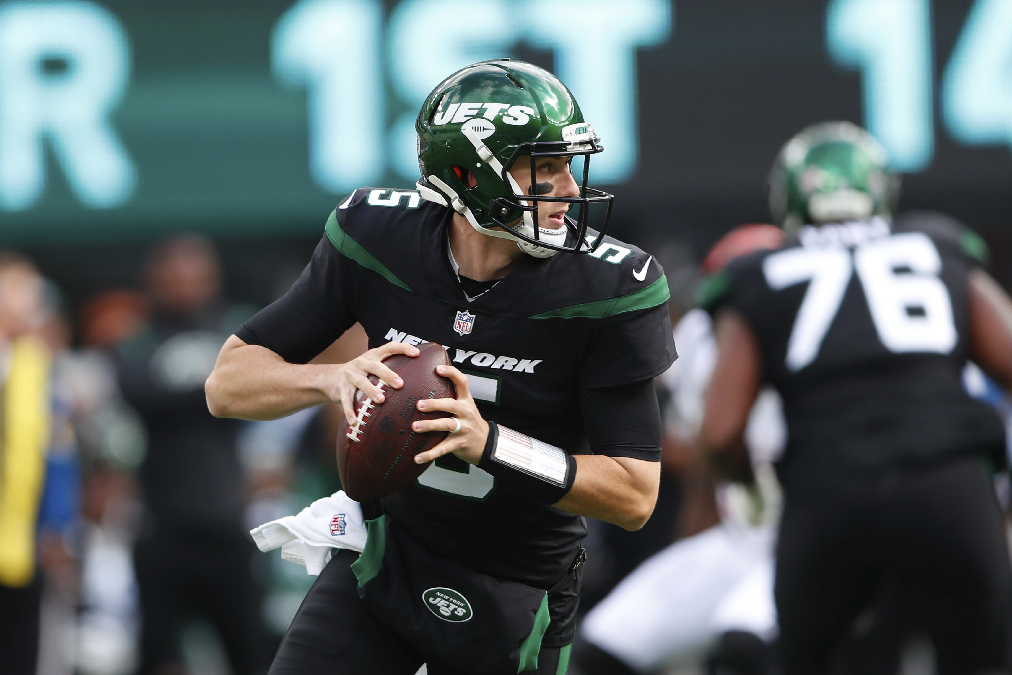 Mike White recovers and will be the Jets' starting quarterback