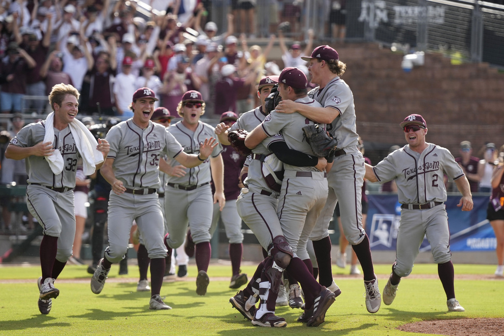 Three Aggies Help Propel Teams to MLB Playoffs - Texas A&M Athletics 