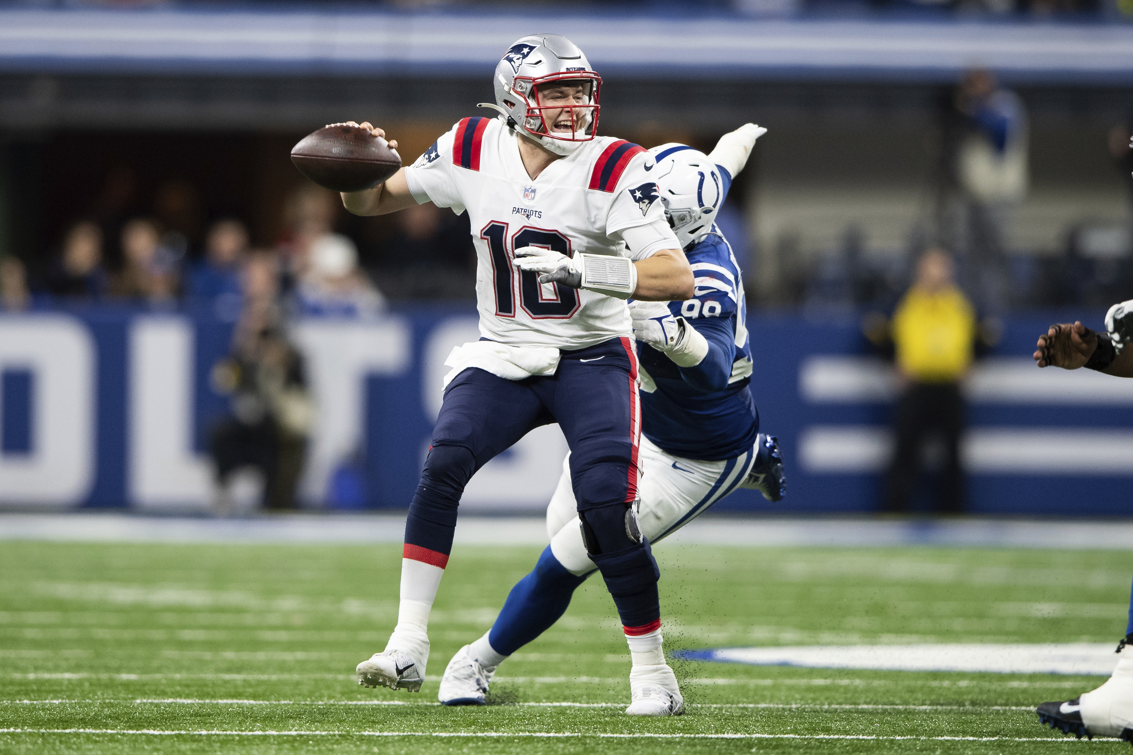 Colts beat Lions 27-17, but lose QB Sam Ehlinger to injury