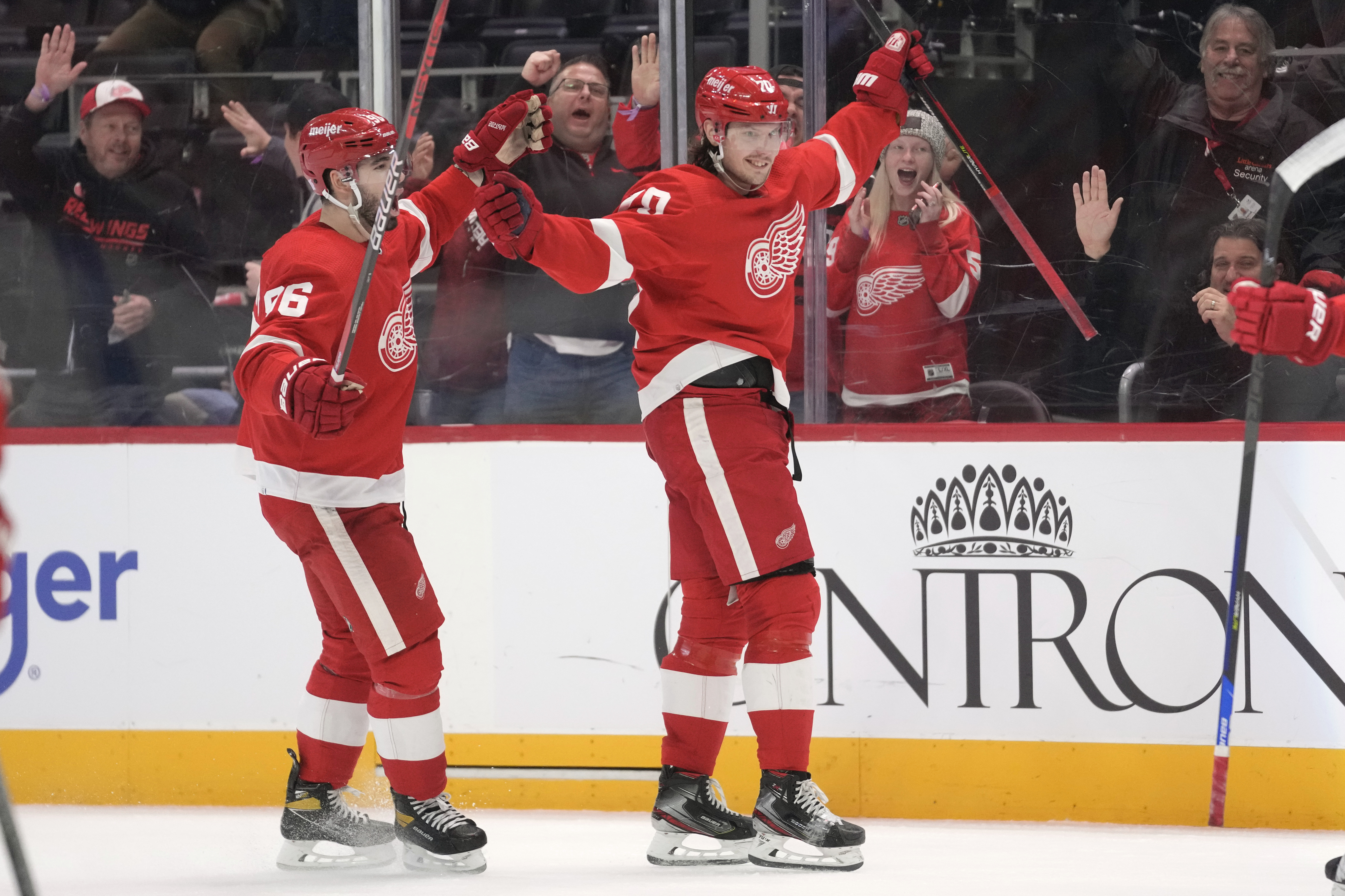 Detroit Red Wings 5, Vegas Golden Knights 2: Best photos