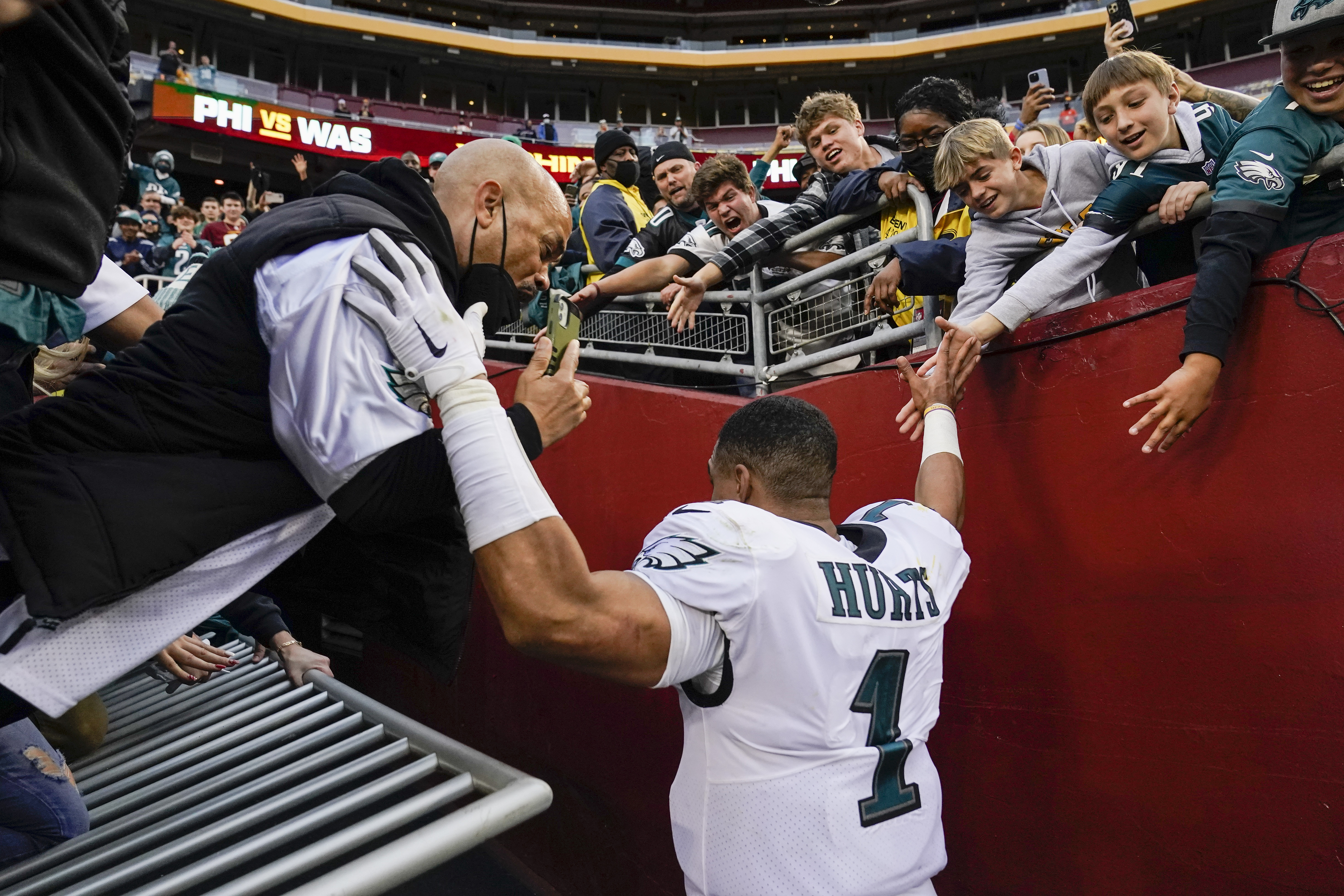 VIDEO: Philadelphia Eagles Fans Brawl at Lincoln Financial Field