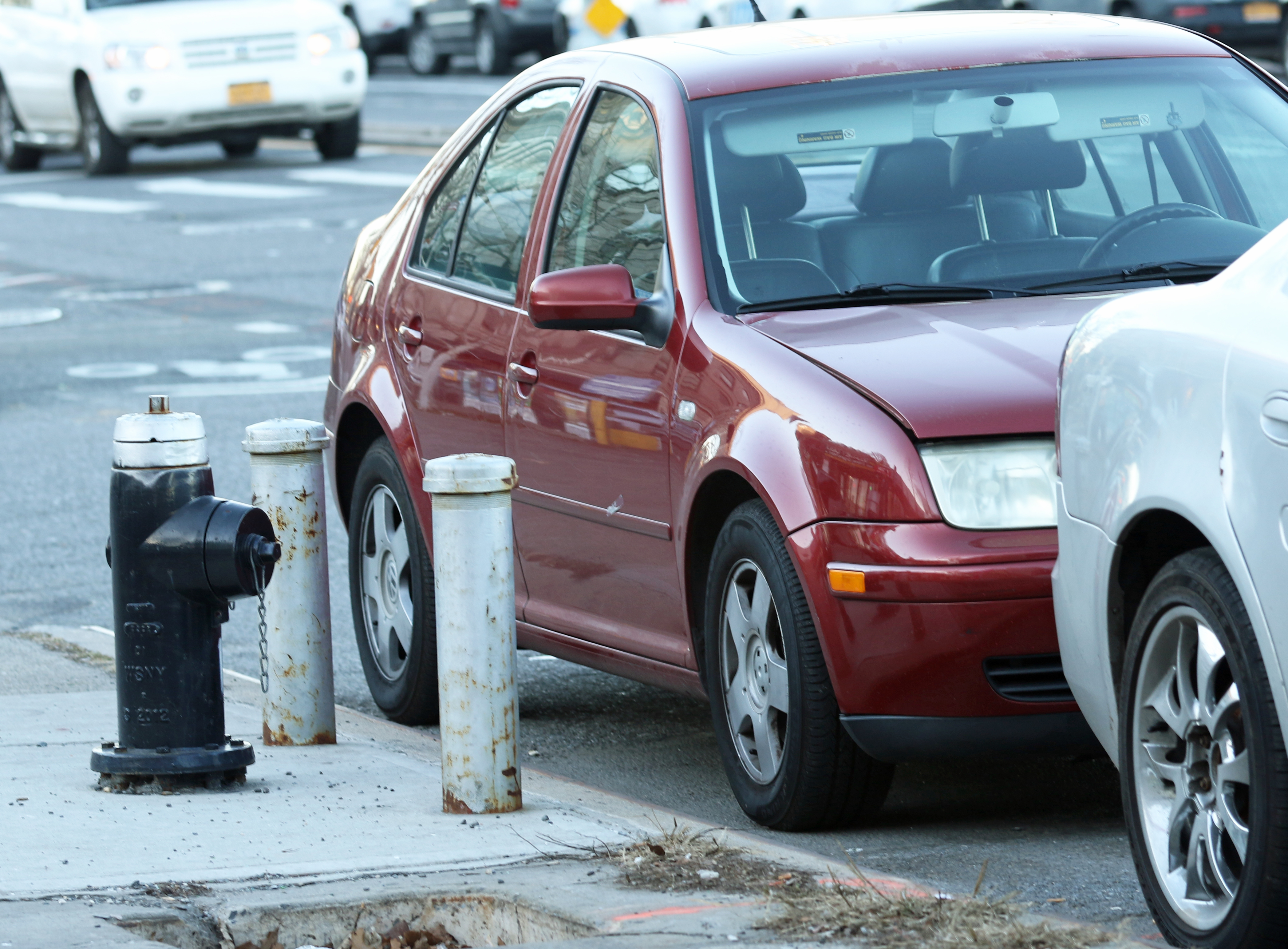 So just how far must drivers park from a fire hydrant in NYC to