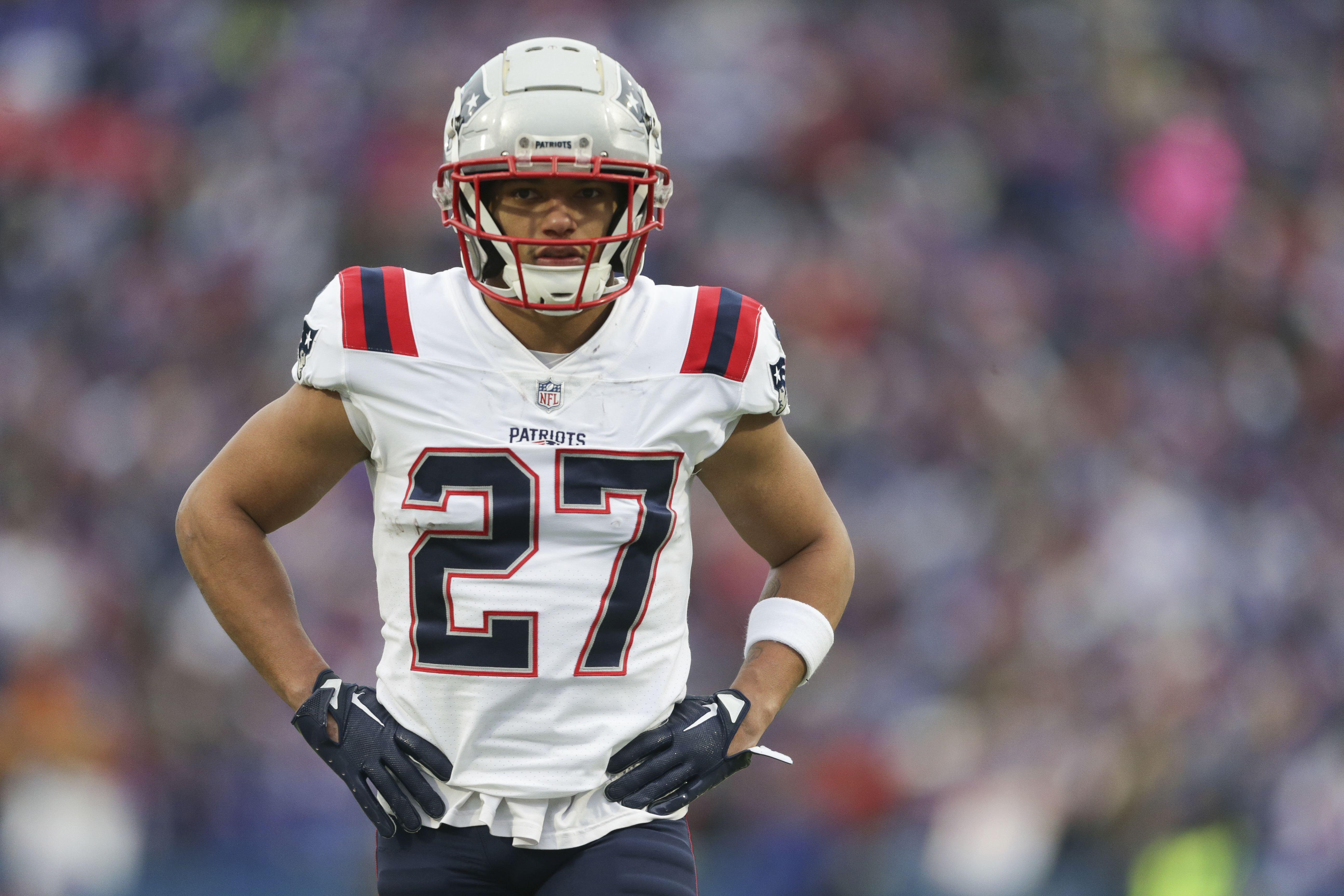 Visibility for Myles: Patriots DB Bryant finally getting recognized