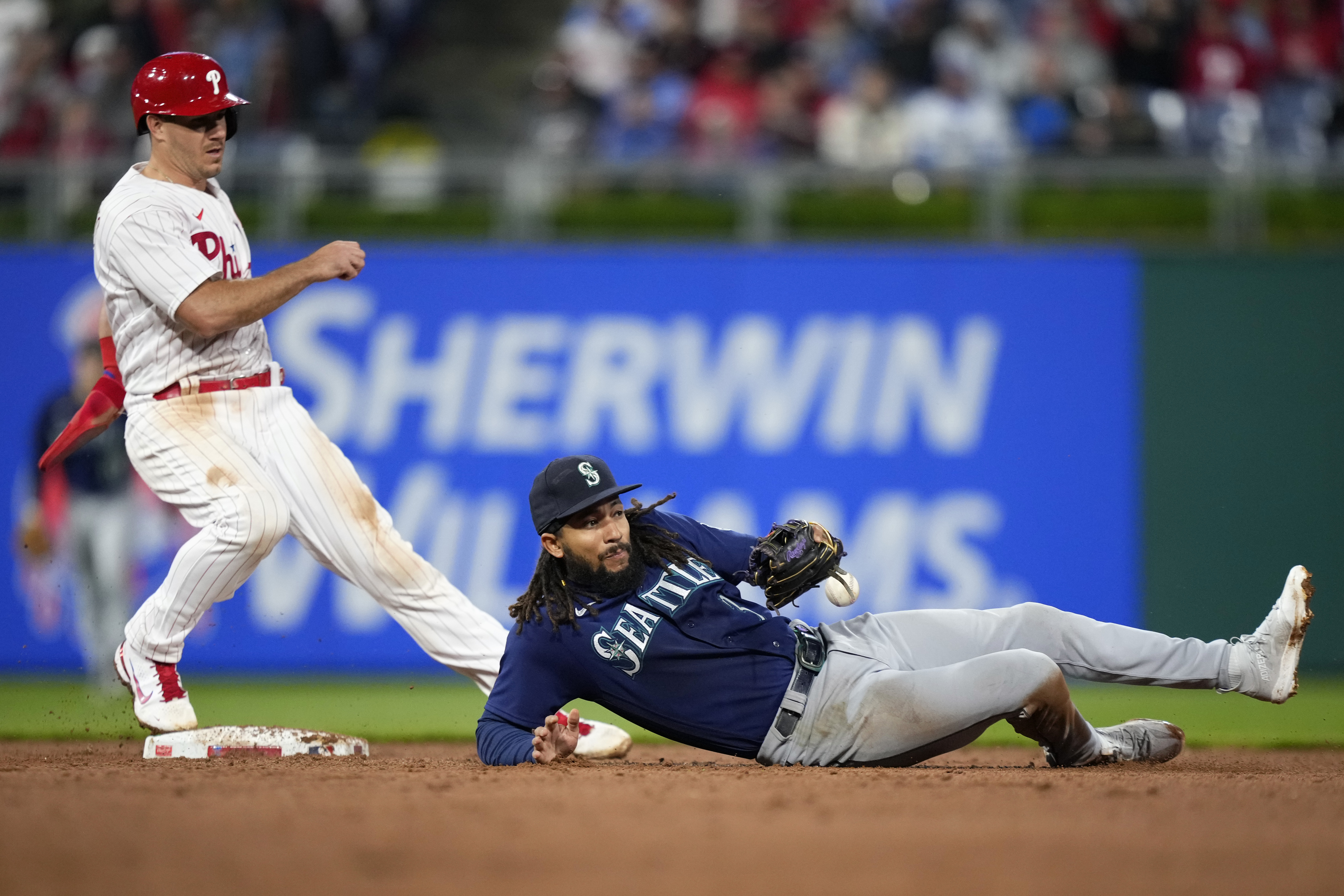 Former Philadelphia Phillies Shortstop Signed By Seattle Mariners