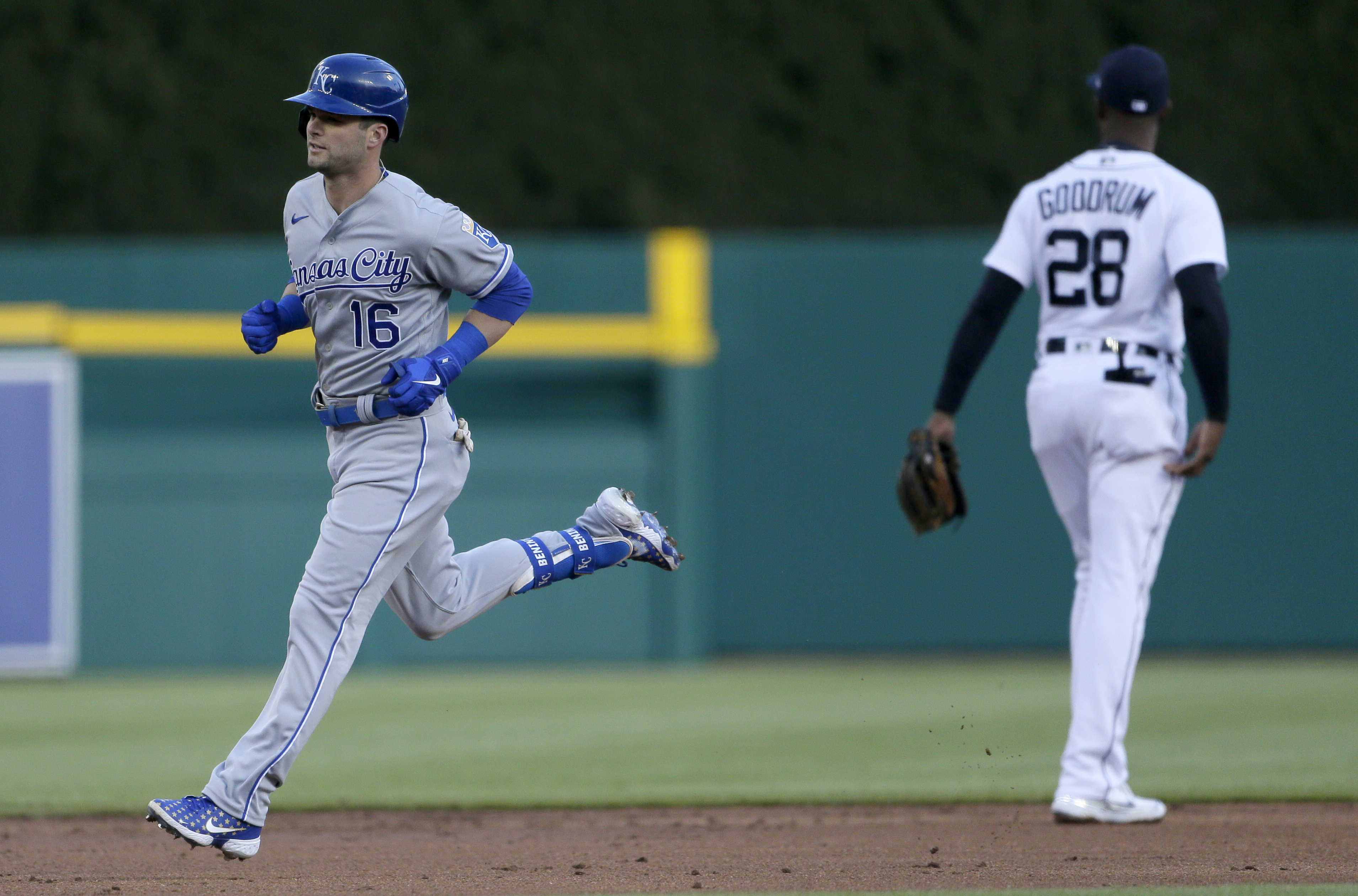 Former Boston Red Sox Andrew Benintendi homers for first time since Sept.  3, 2019, makes diving catch in Royals' win 