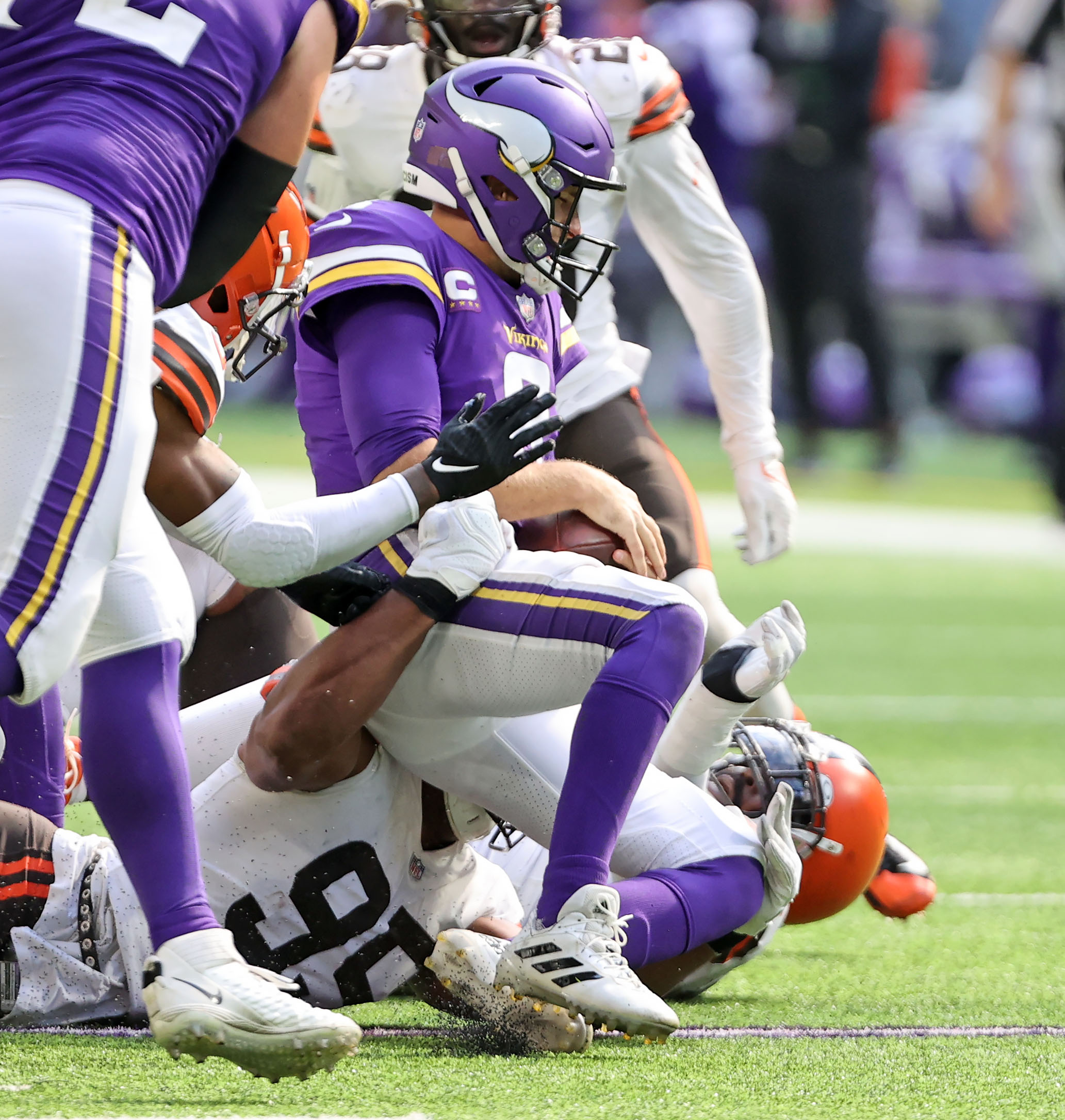 Defense carries Cleveland Browns to 14-7 win vs. Minnesota Vikings