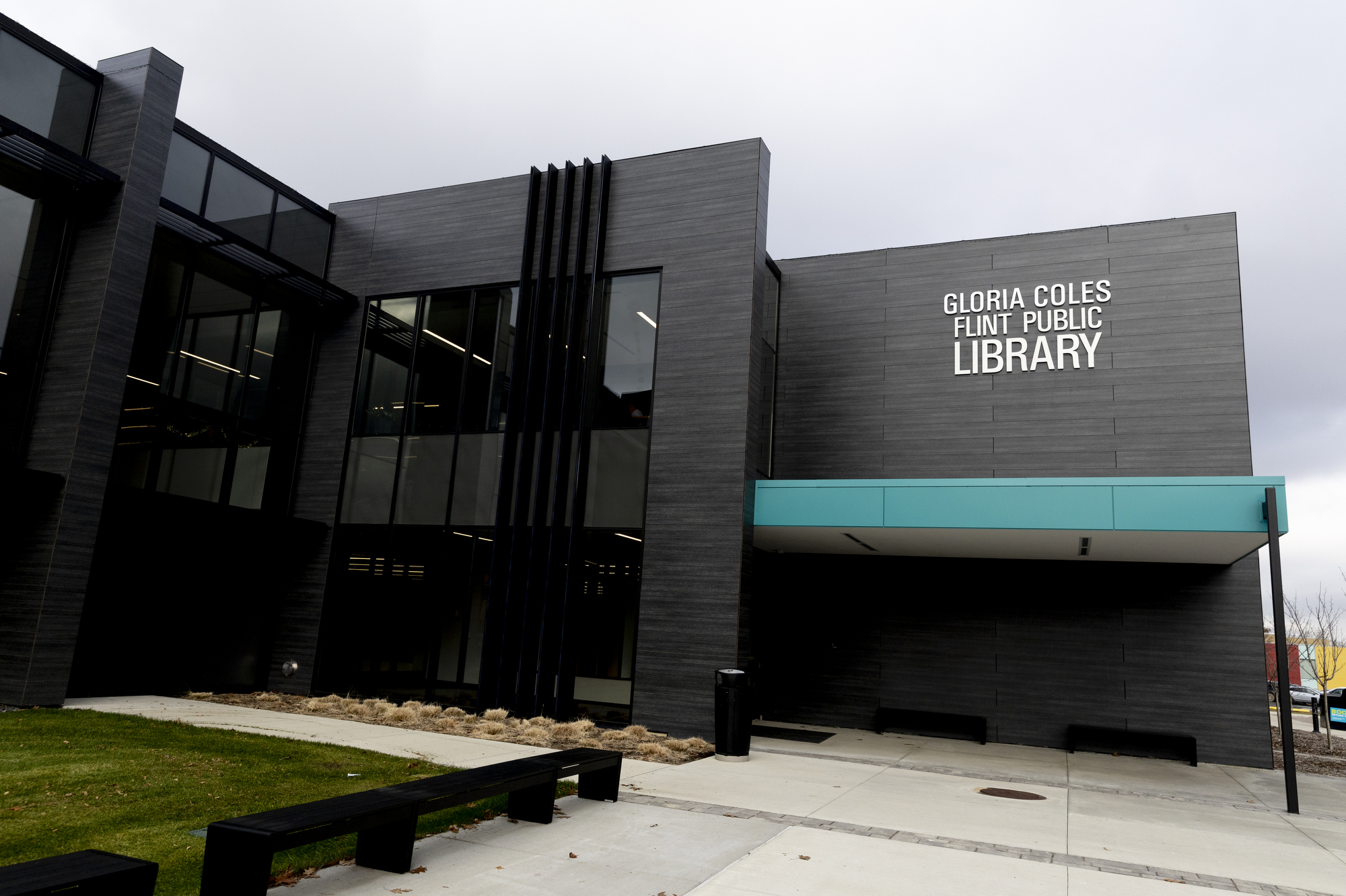 Vandalism leads to 10 windows broken at Gloria Coles Flint Public ...