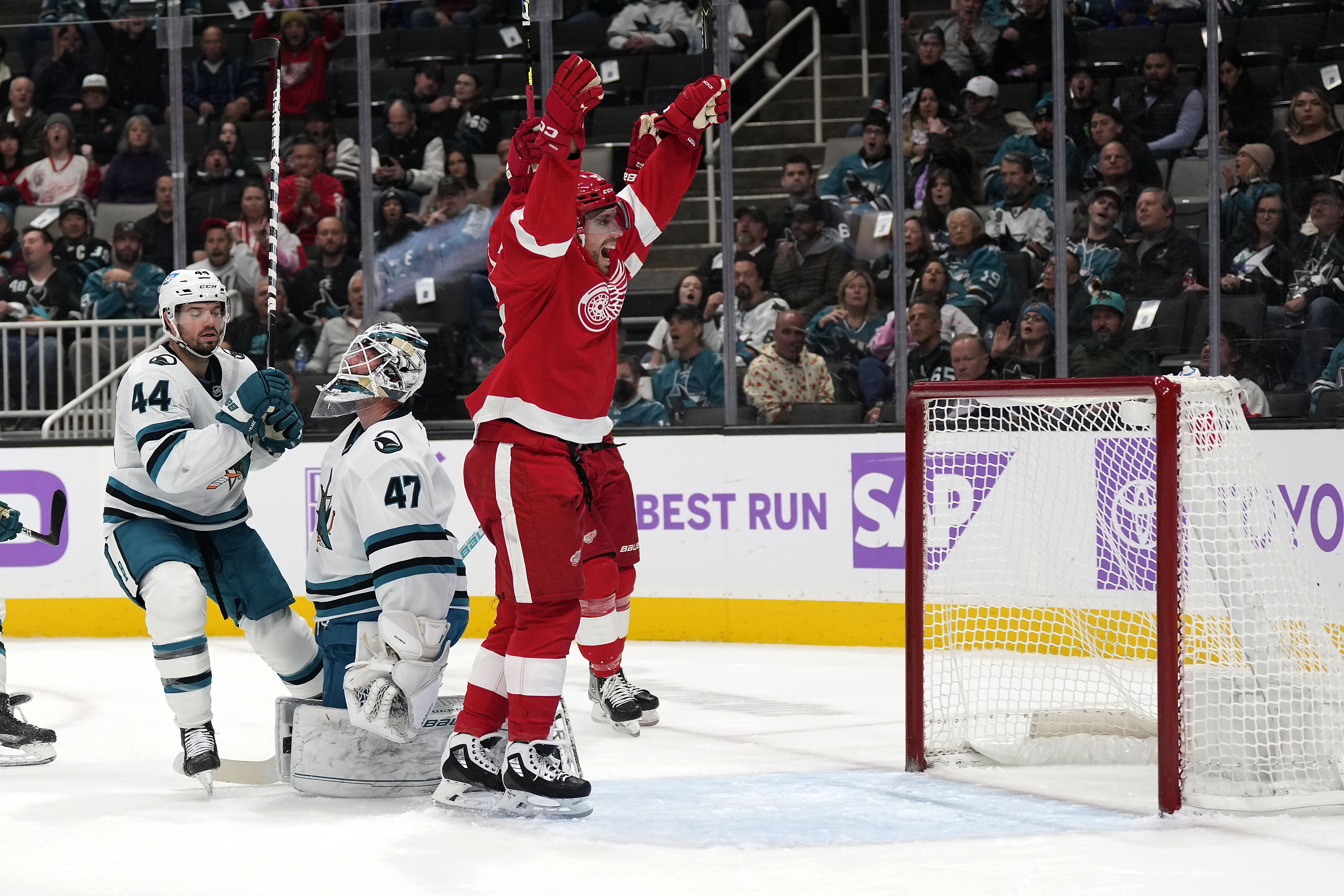 Red Wings score 7 goals vs. Sharks, snap 4-game losing streak - mlive.com