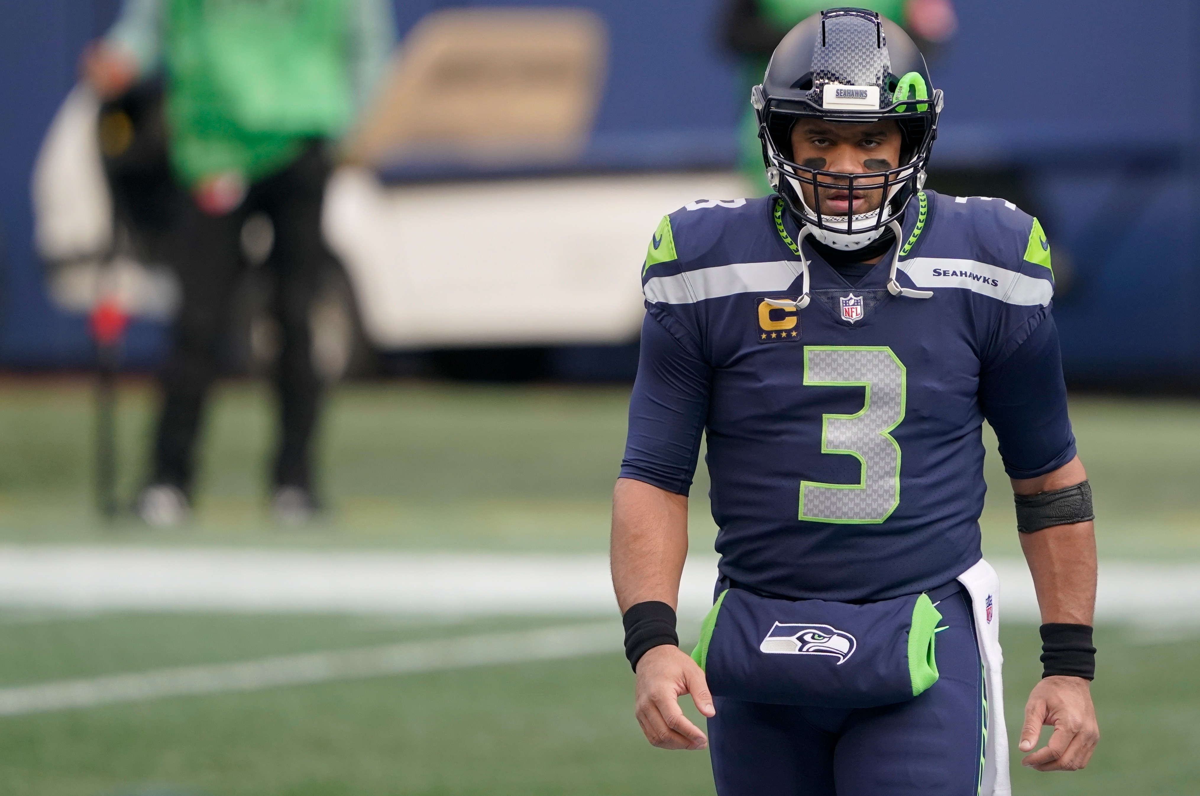 Adam Schefter found out Russell Wilson trade details while live on ESPN  [VIDEO] - DraftKings Network